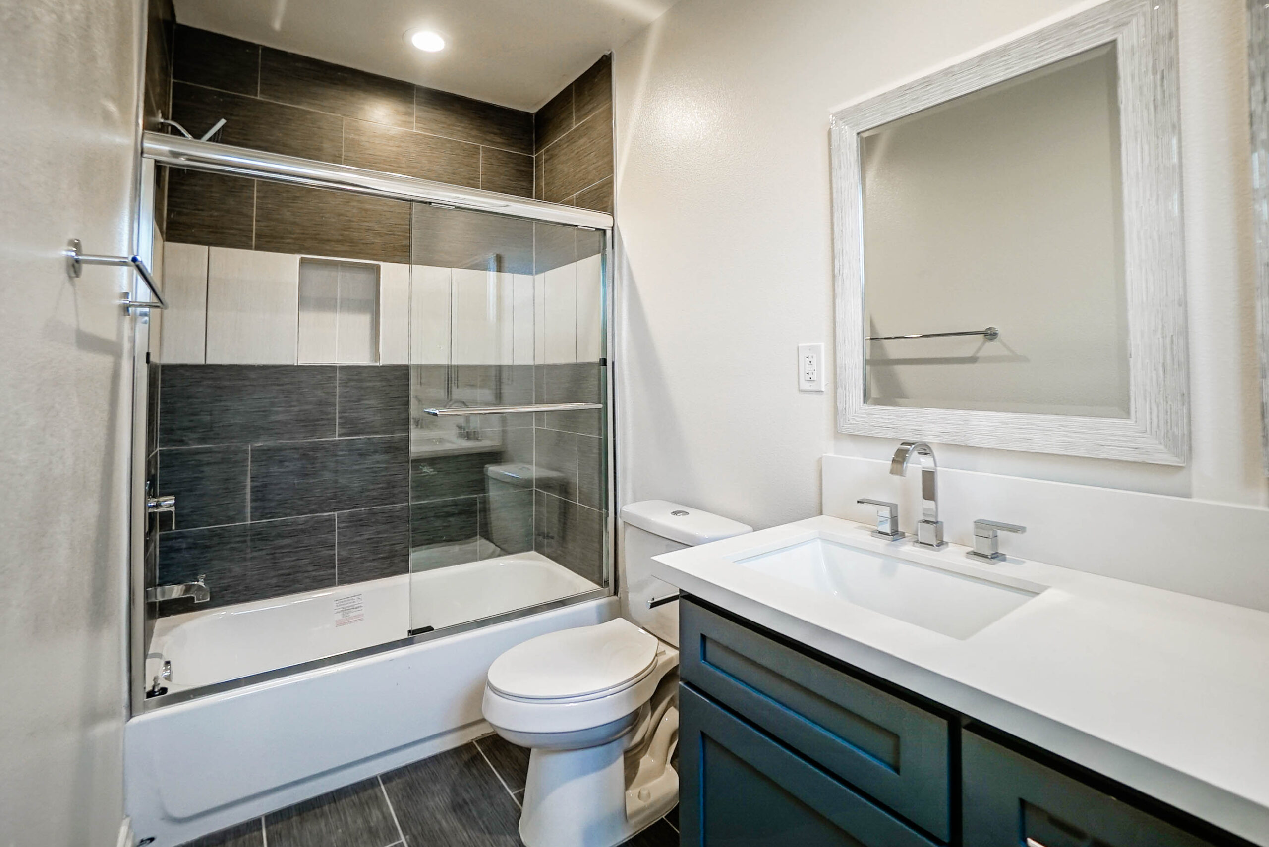 1118/1118 W 39th Pl, Los Angeles, CA 90037