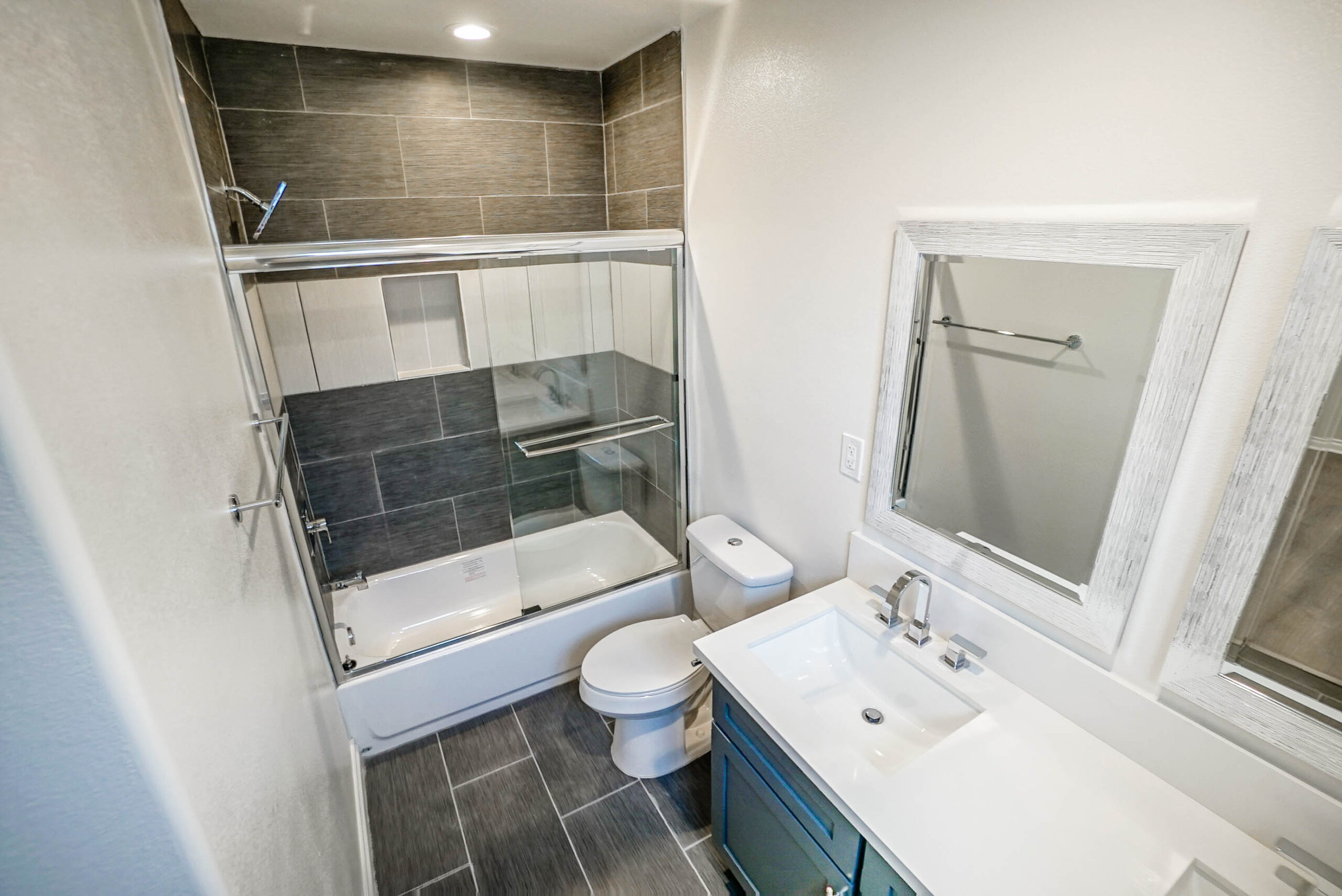 1118/1118 W 39th Pl, Los Angeles, CA 90037