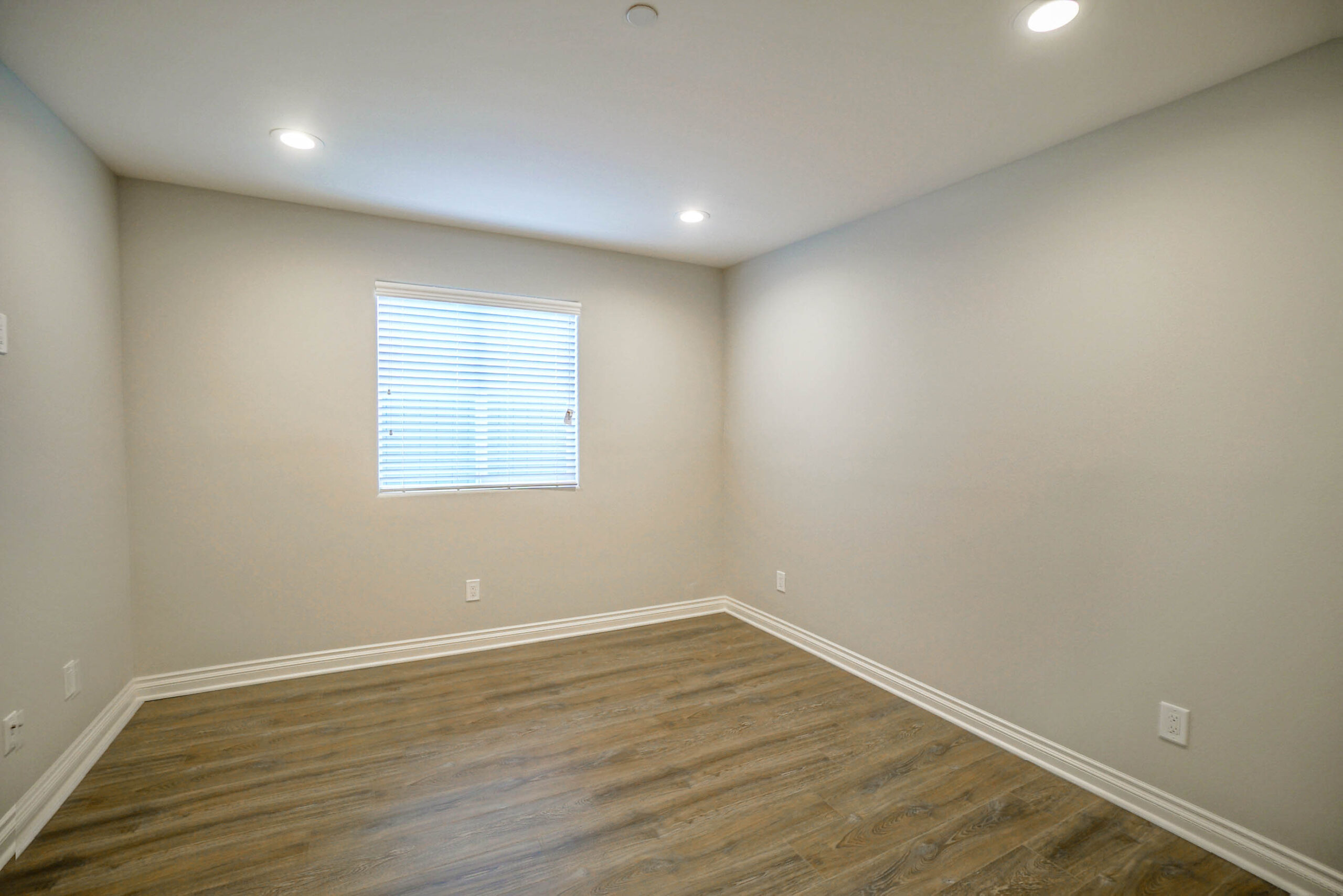 1118/1118 W 39th Pl, Los Angeles, CA 90037