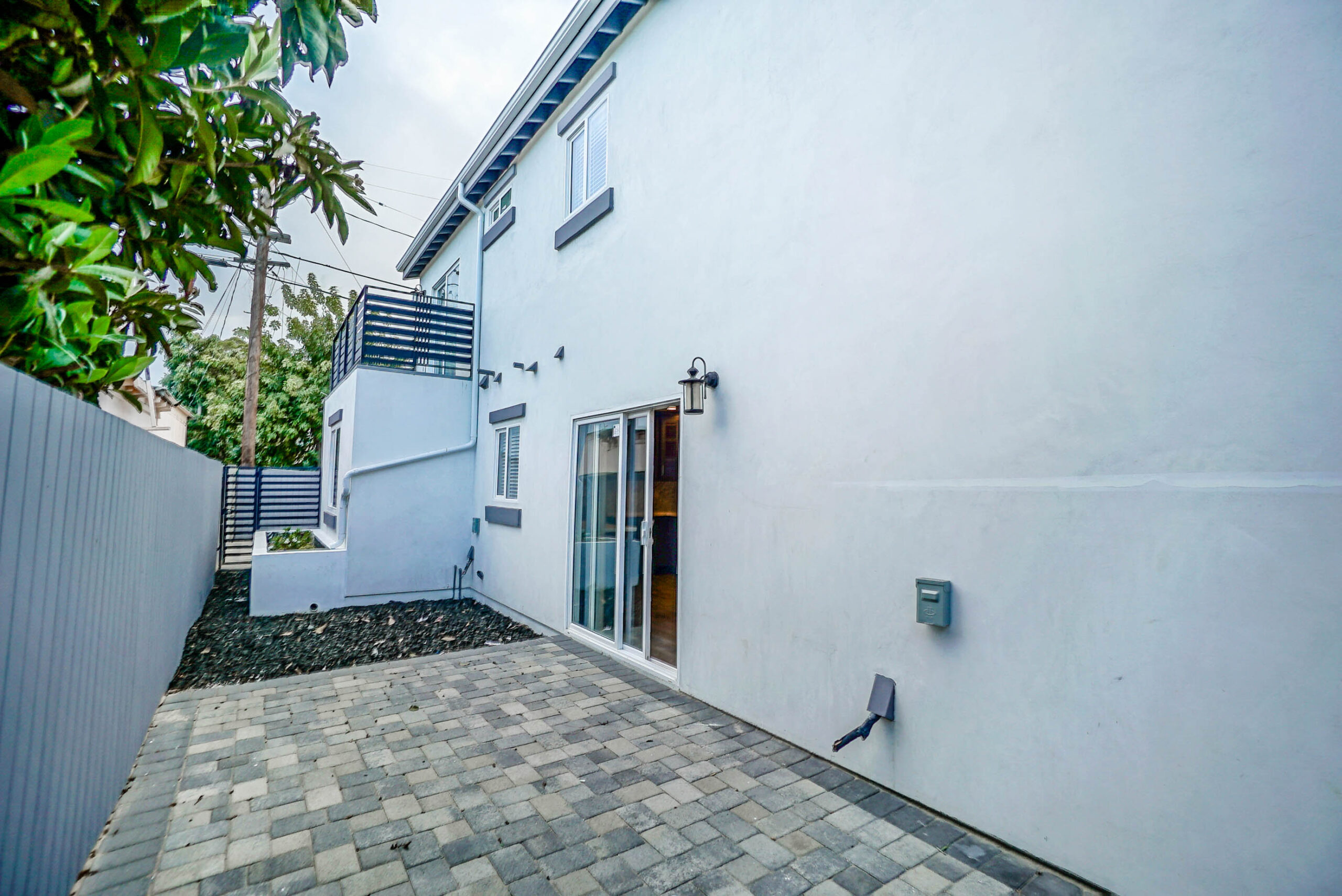 1118/1118 W 39th Pl, Los Angeles, CA 90037