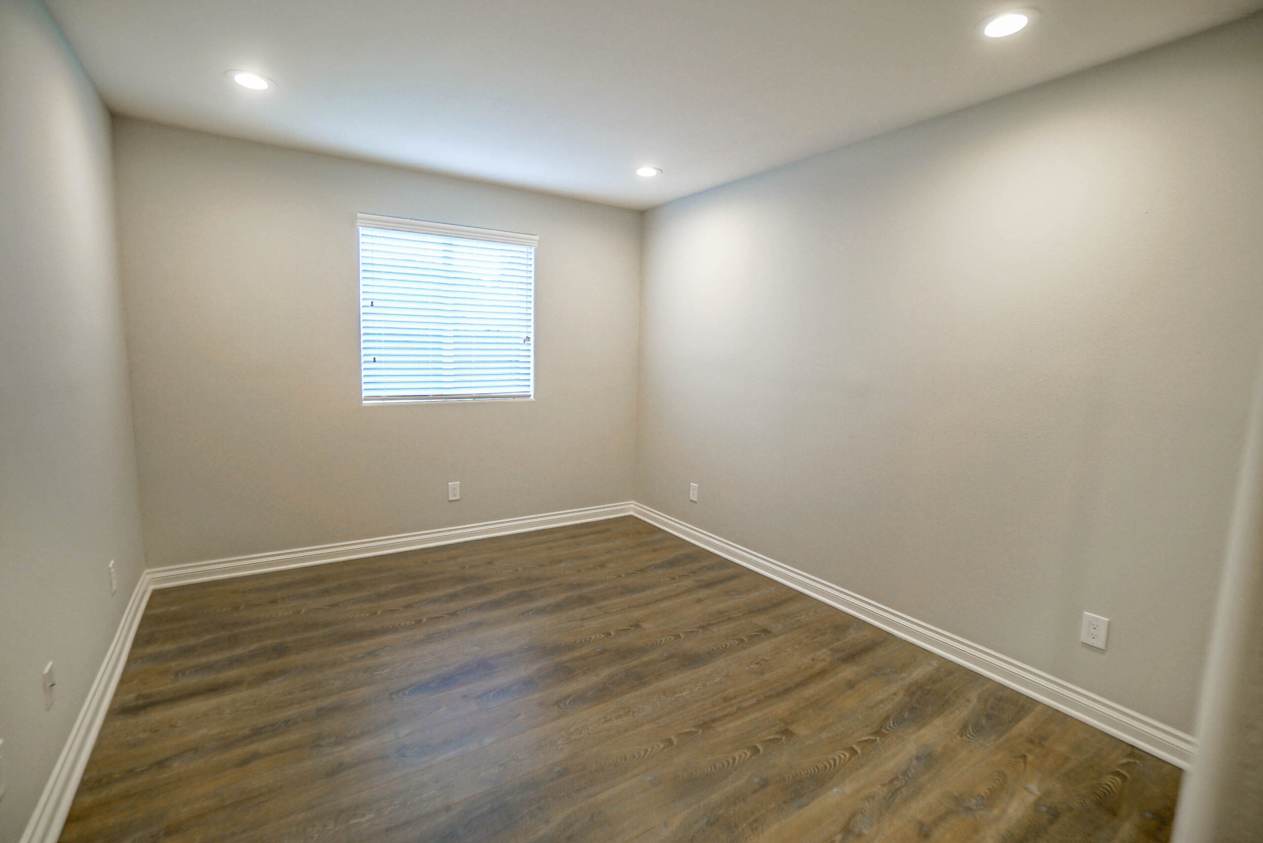 1118/1118 W 39th Pl, Los Angeles, CA 90037