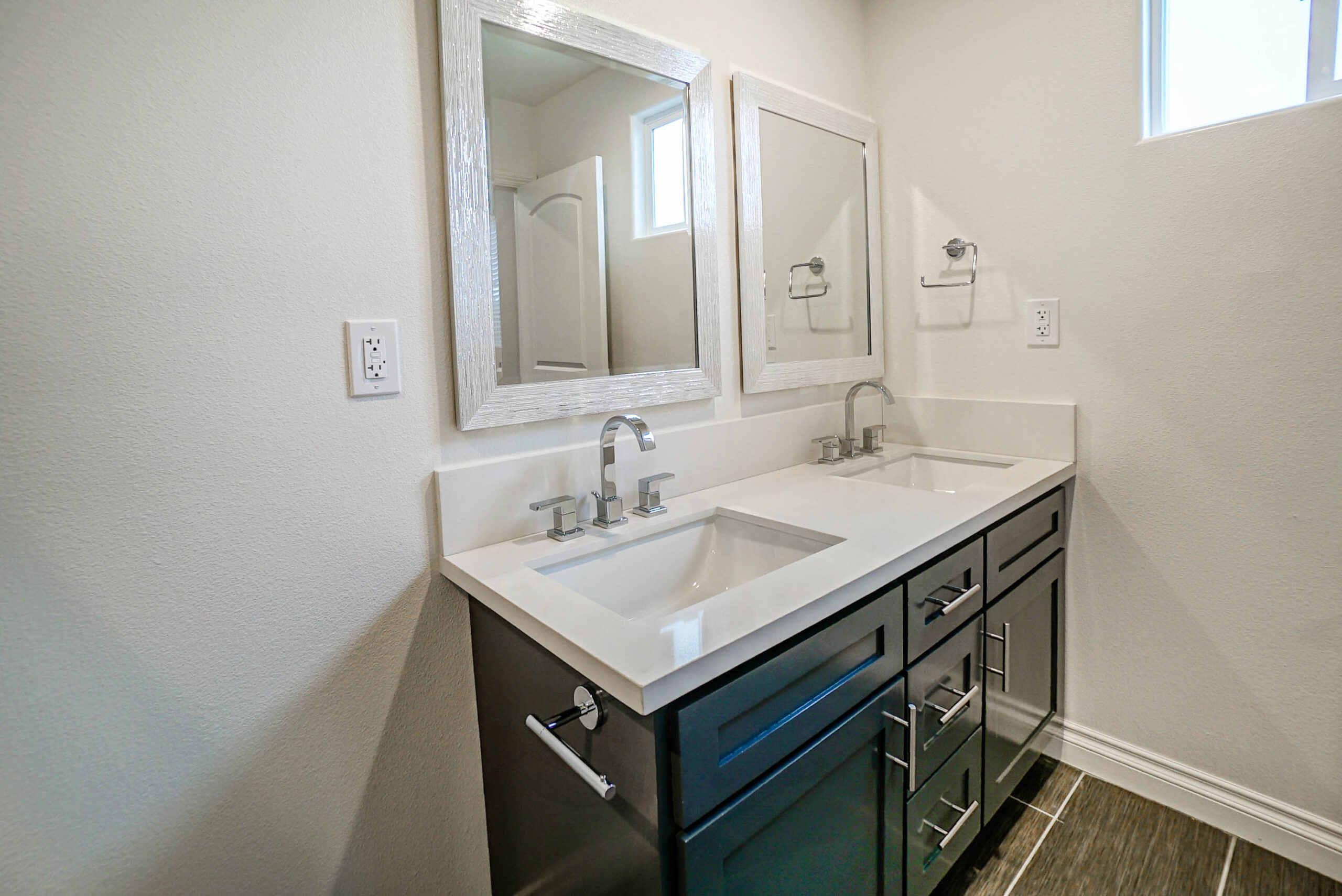 1118/1118 W 39th Pl, Los Angeles, CA 90037