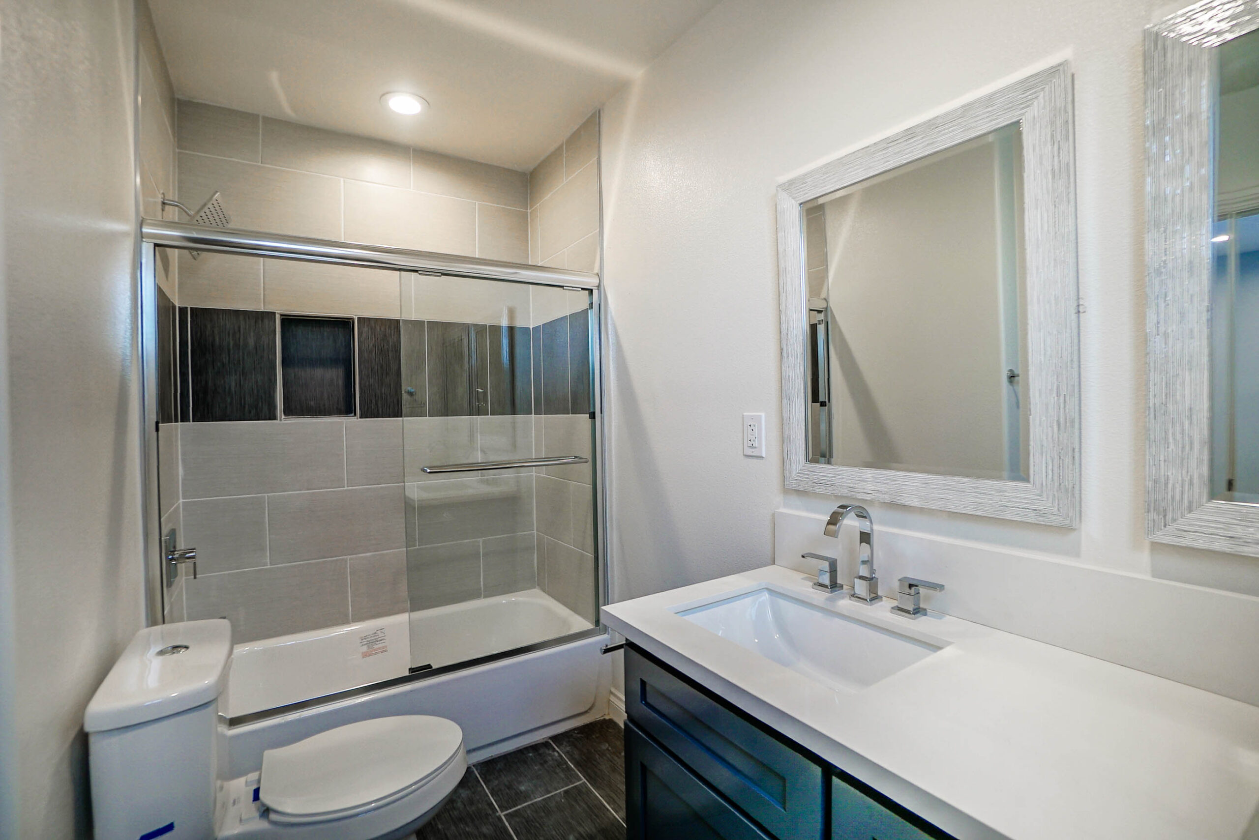 1118/1118 W 39th Pl, Los Angeles, CA 90037