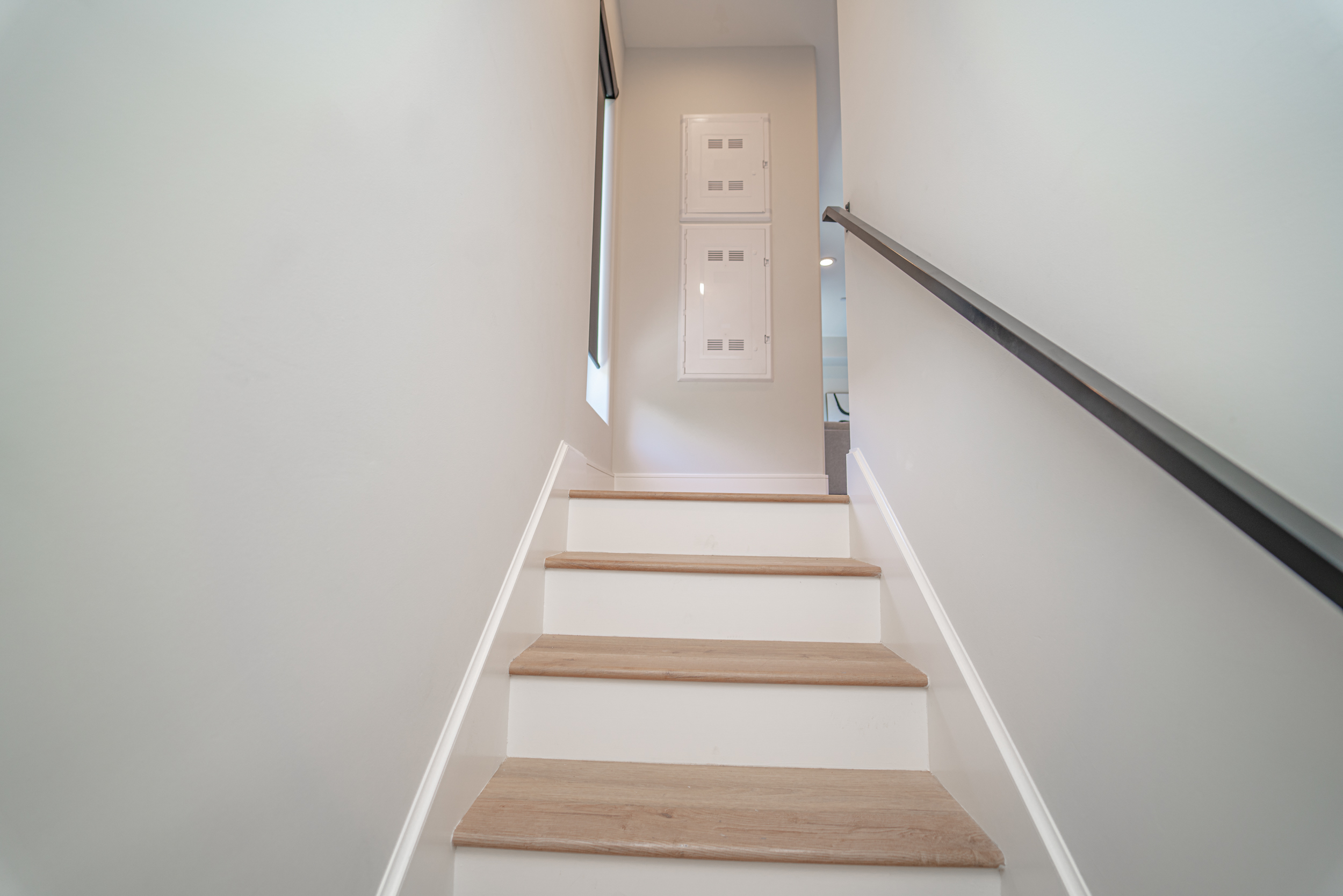 2115 Holly Dr, Los Angeles, CA 90068