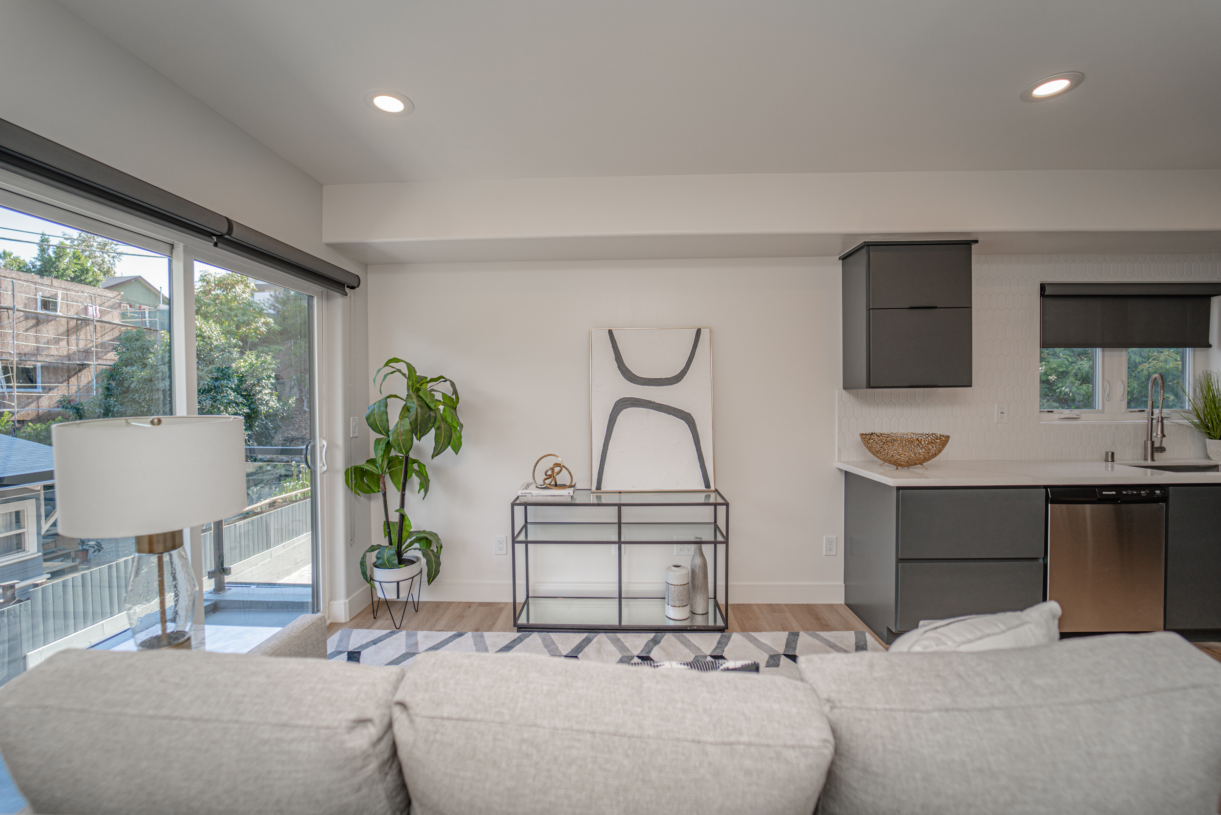 2115 Holly Dr, Los Angeles, CA 90068