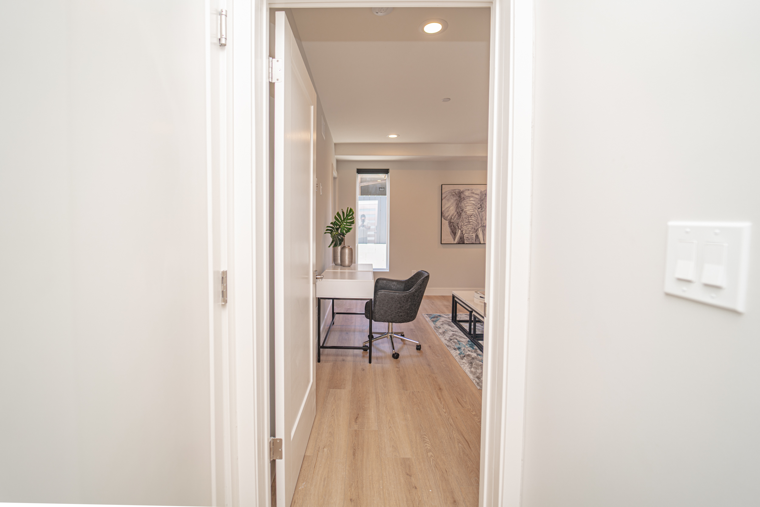 2115 Holly Dr, Los Angeles, CA 90068