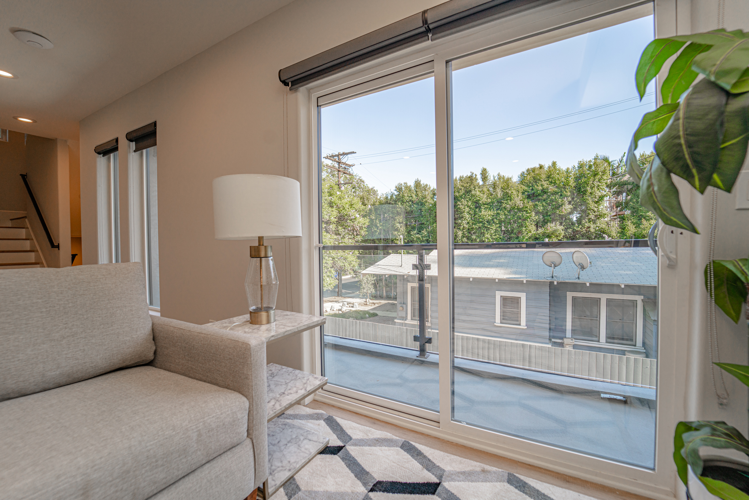 2115 Holly Dr, Los Angeles, CA 90068