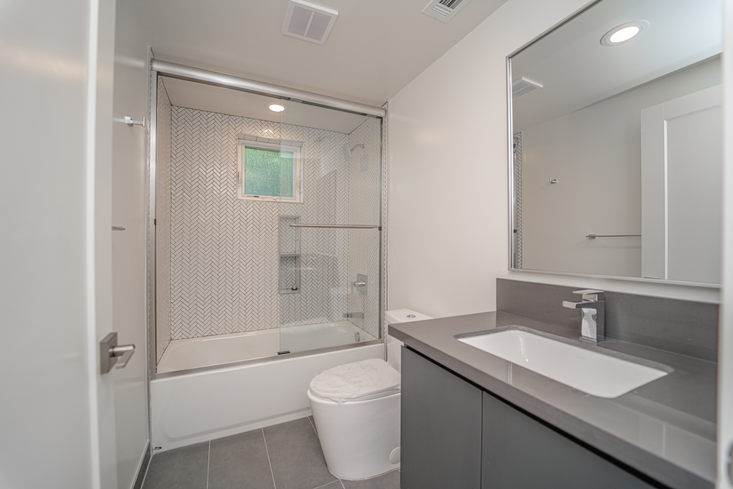 2115 Holly Dr, Los Angeles, CA 90068