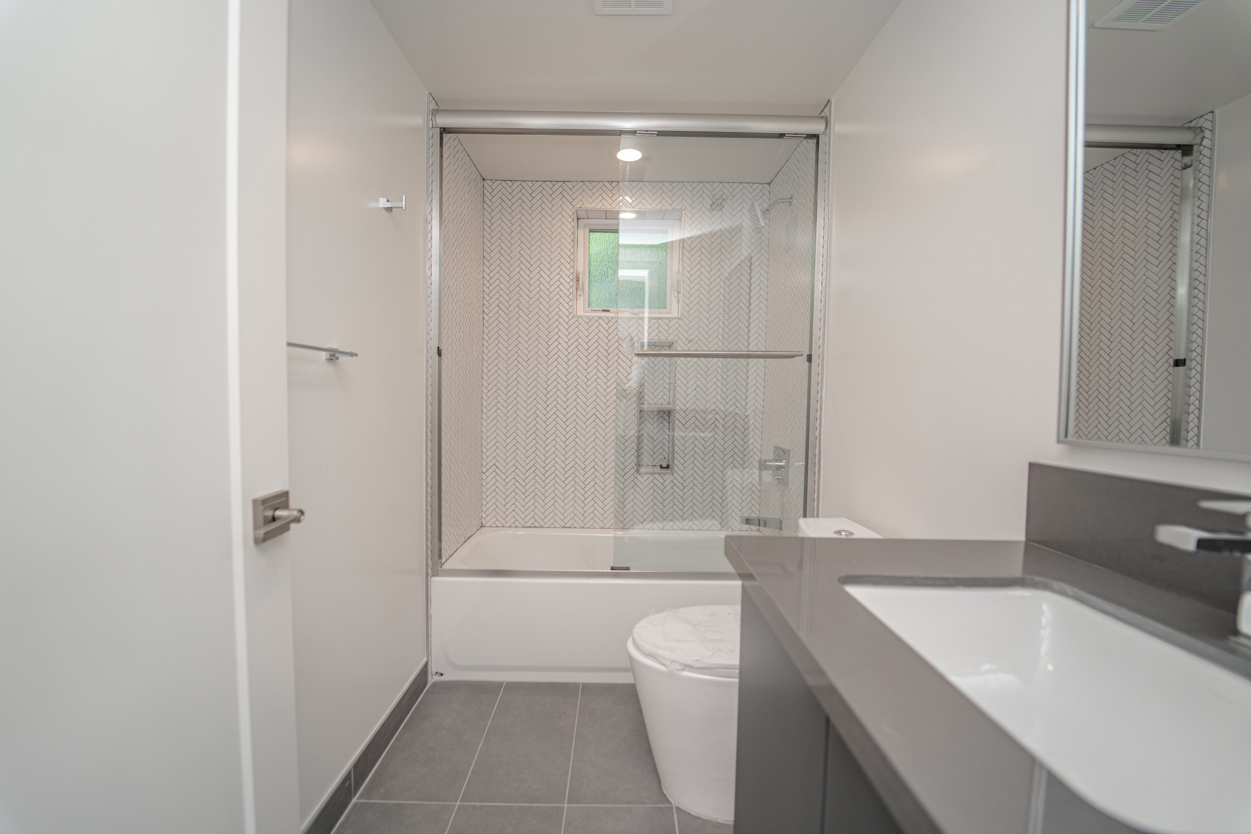 2115 Holly Dr, Los Angeles, CA 90068
