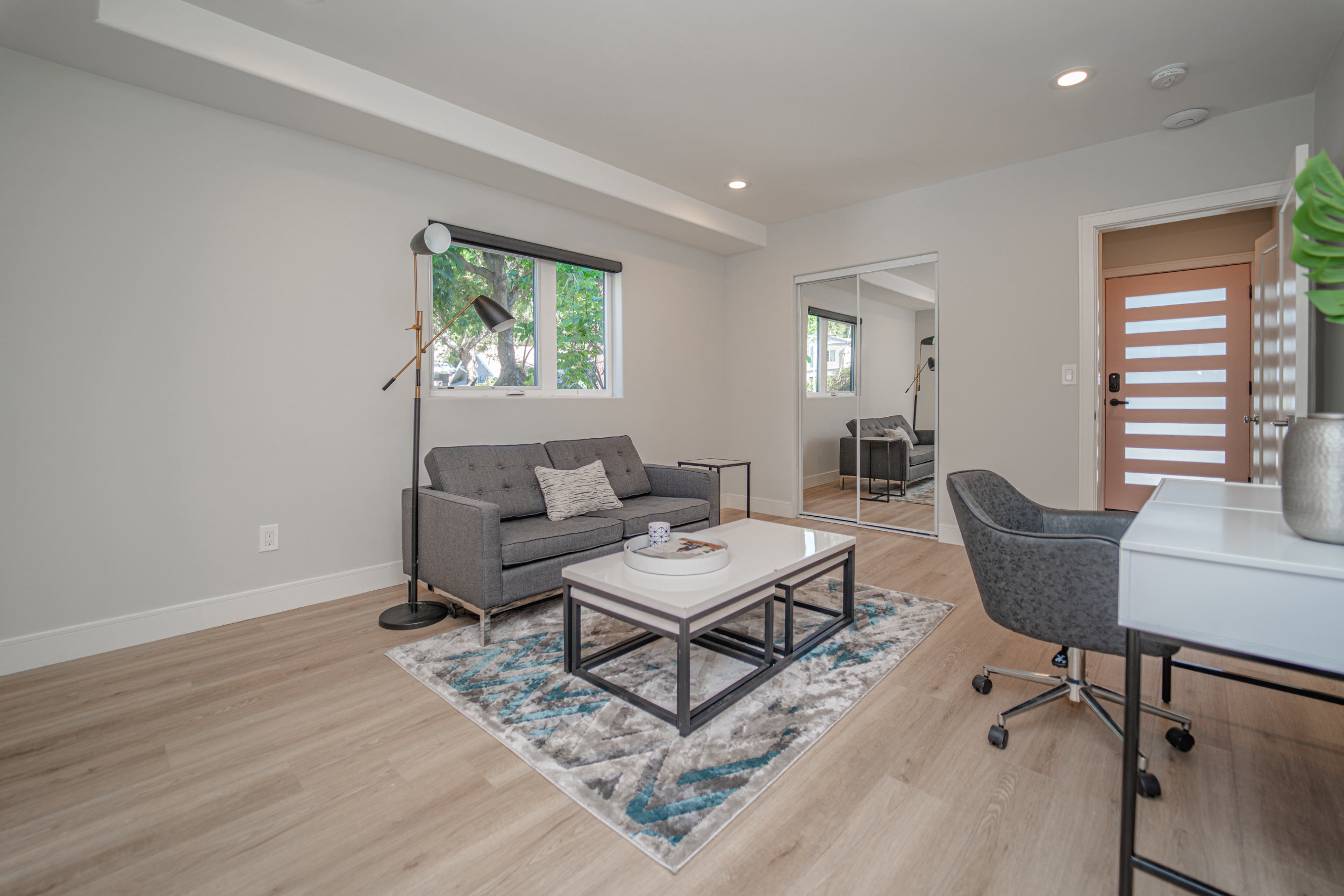 2115 Holly Dr, Los Angeles, CA 90068
