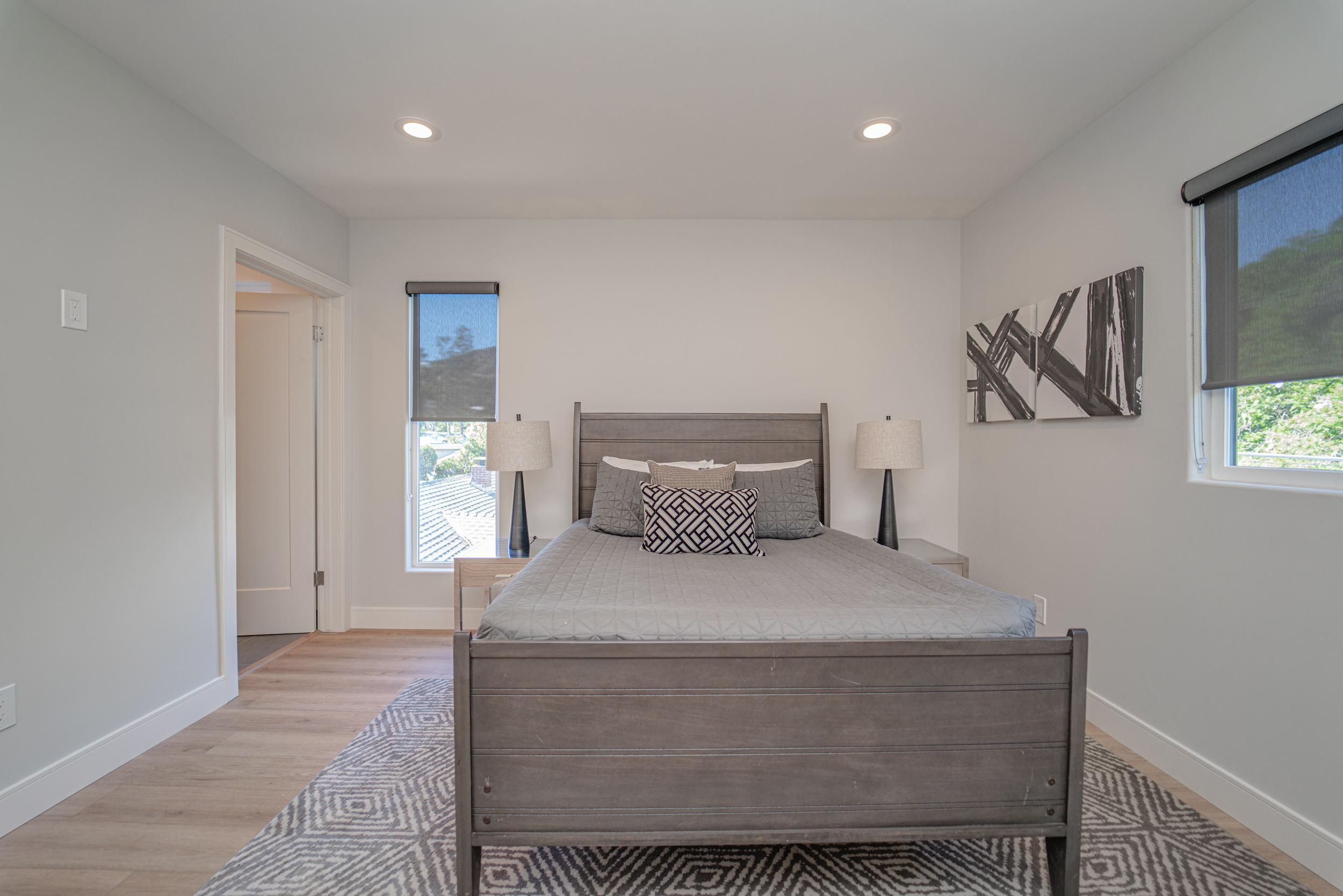2115 Holly Dr, Los Angeles, CA 90068