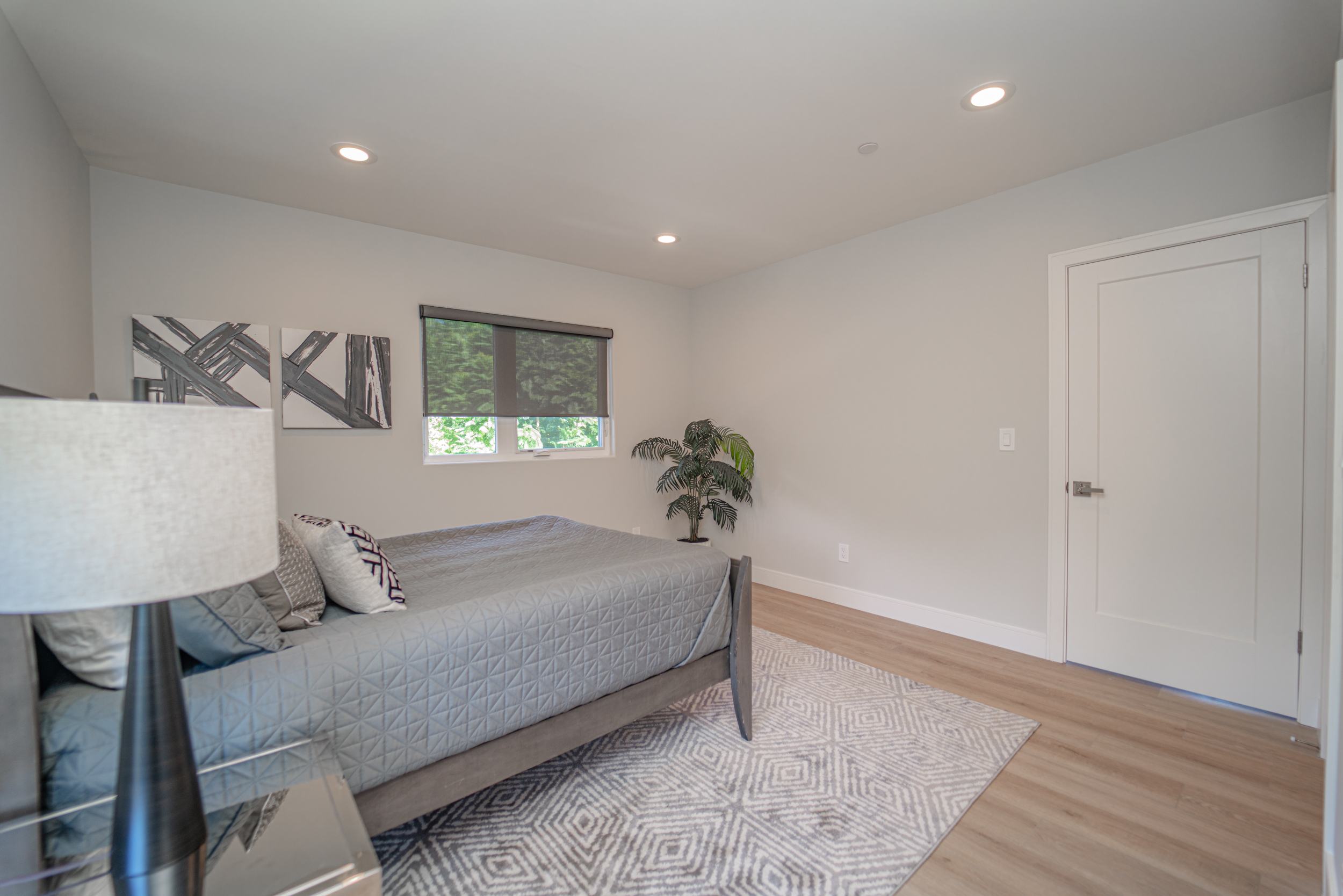 2115 Holly Dr, Los Angeles, CA 90068