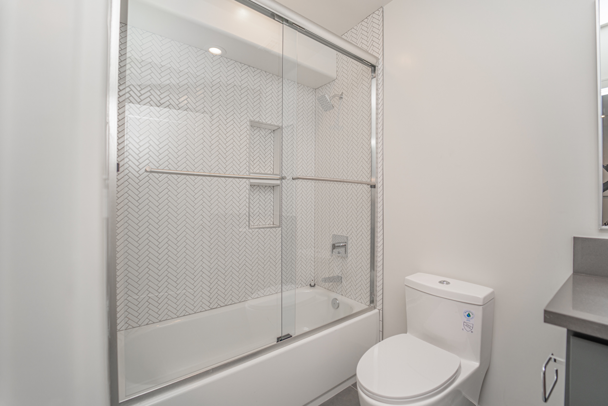 2115 Holly Dr, Los Angeles, CA 90068