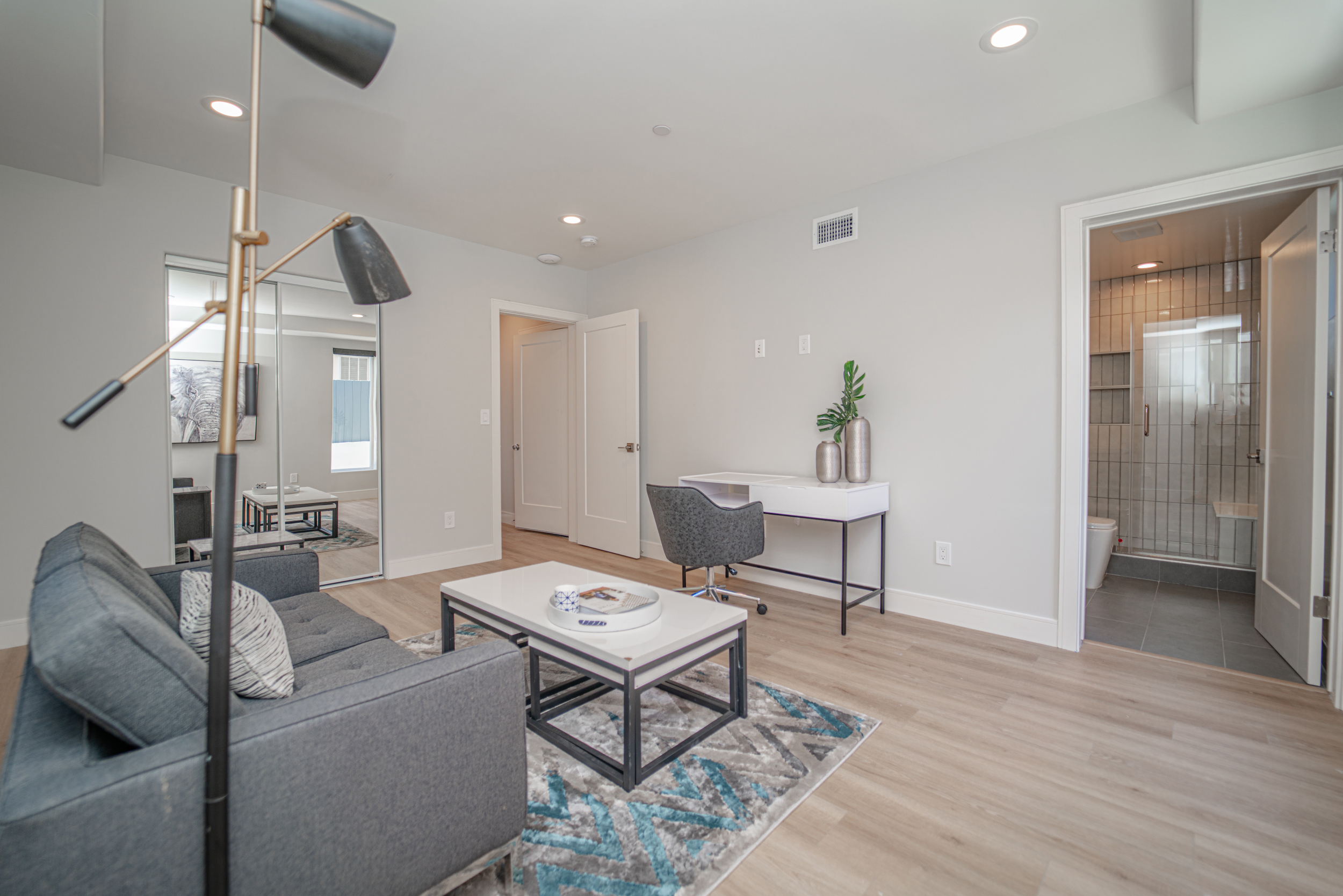 2115 Holly Dr, Los Angeles, CA 90068