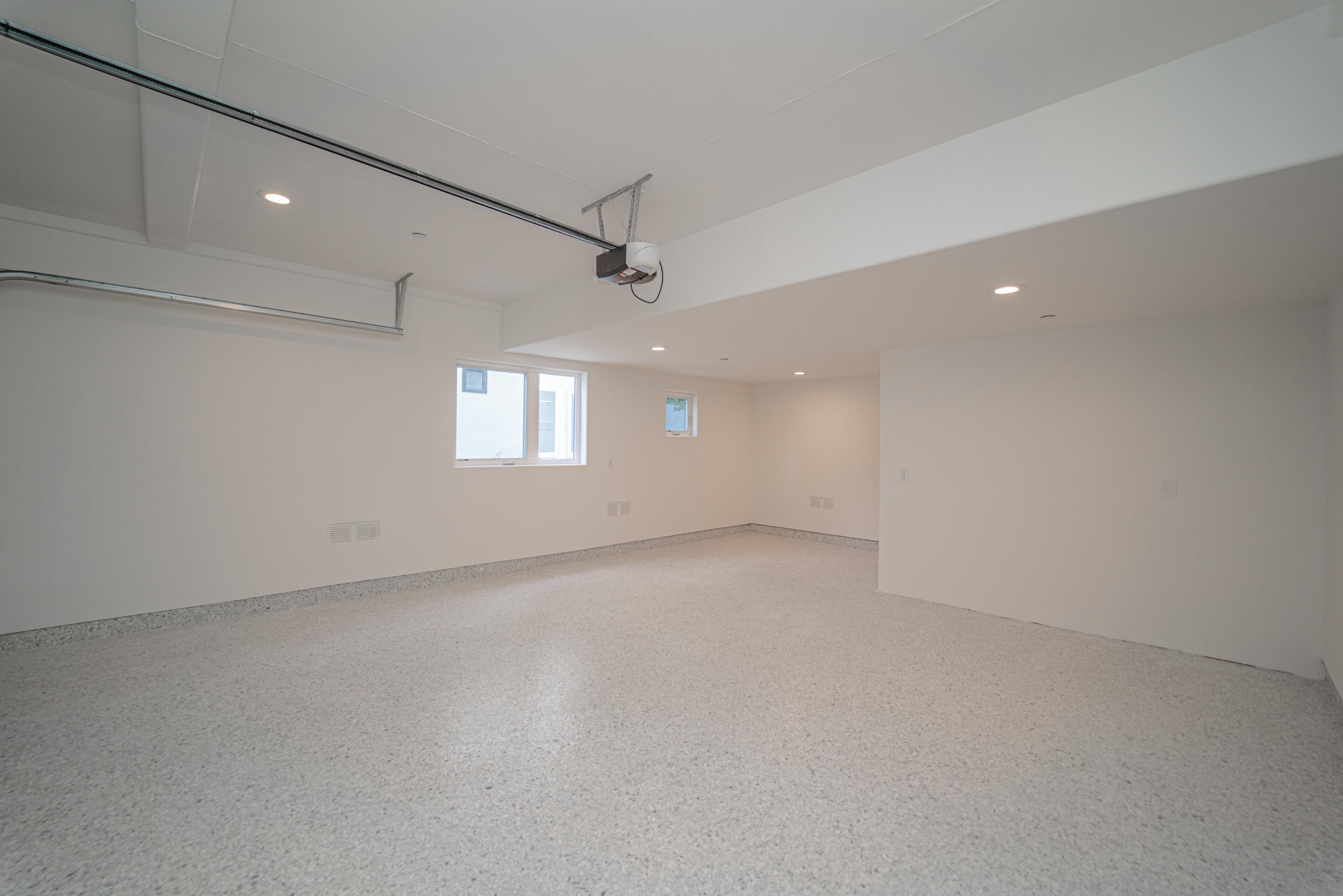 2115 Holly Dr, Los Angeles, CA 90068