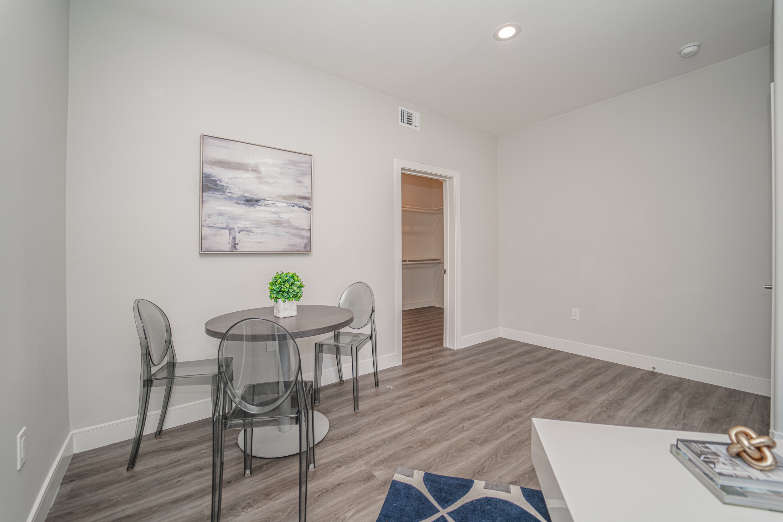 4526 Saint Charles Place, Los Angeles, CA 90019