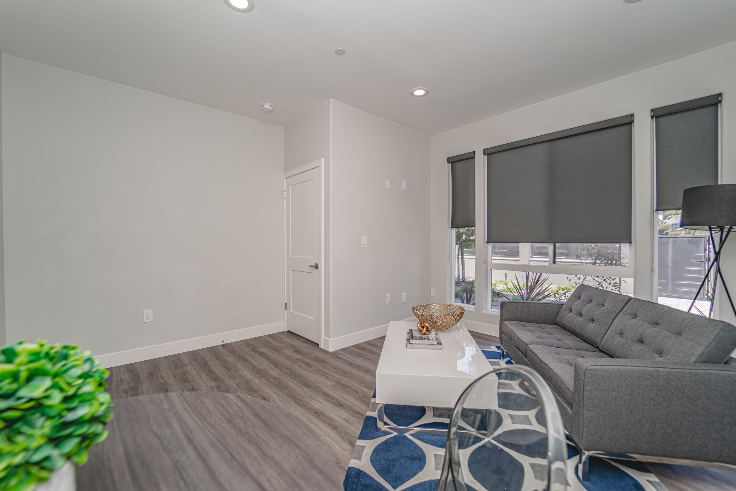 4526 Saint Charles Place, Los Angeles, CA 90019