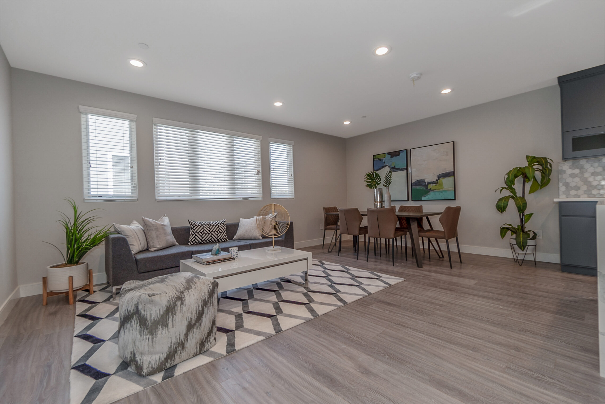 4632 Saint Elmo Dr, Los Angeles, CA 90019