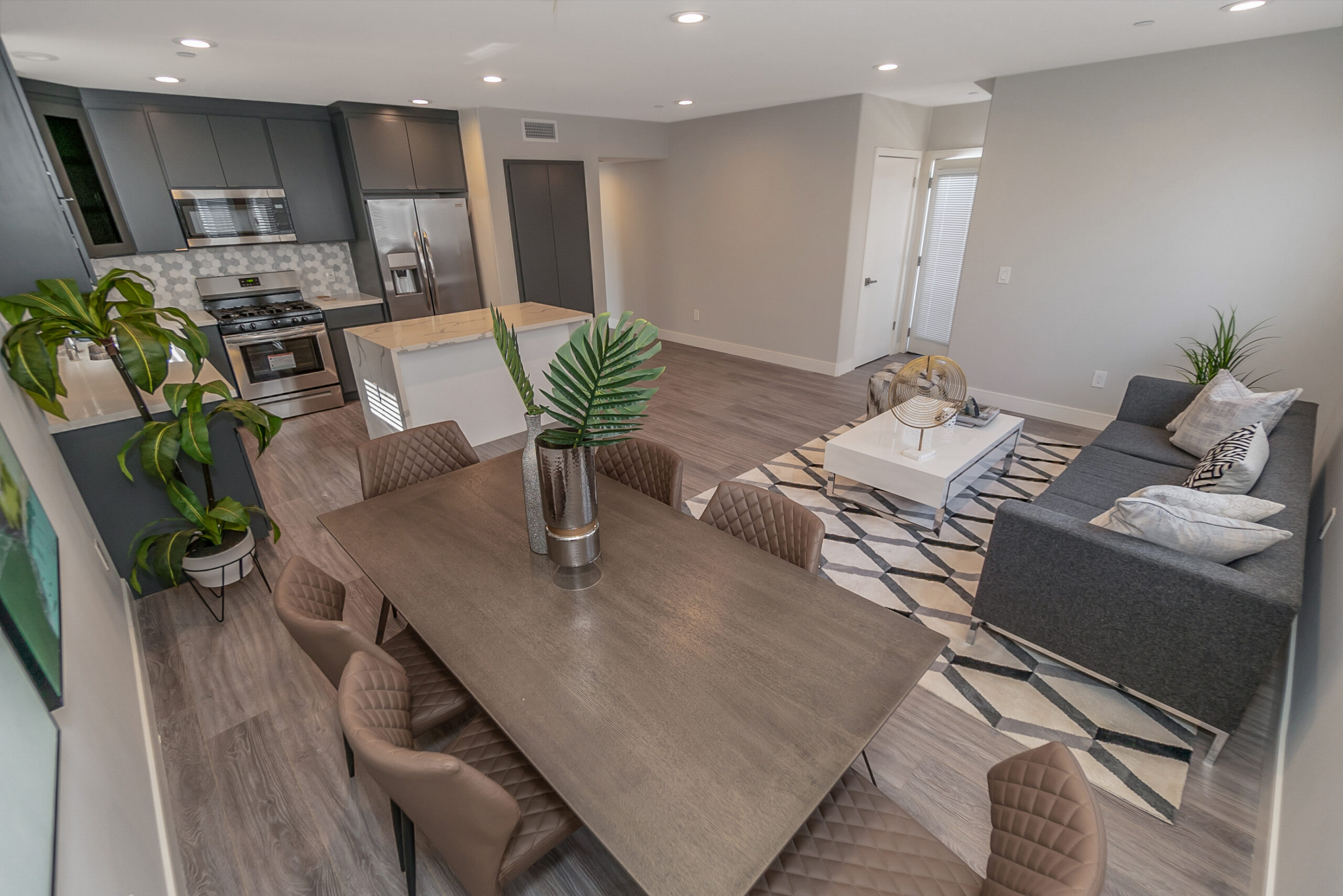 4632 Saint Elmo Dr, Los Angeles, CA 90019