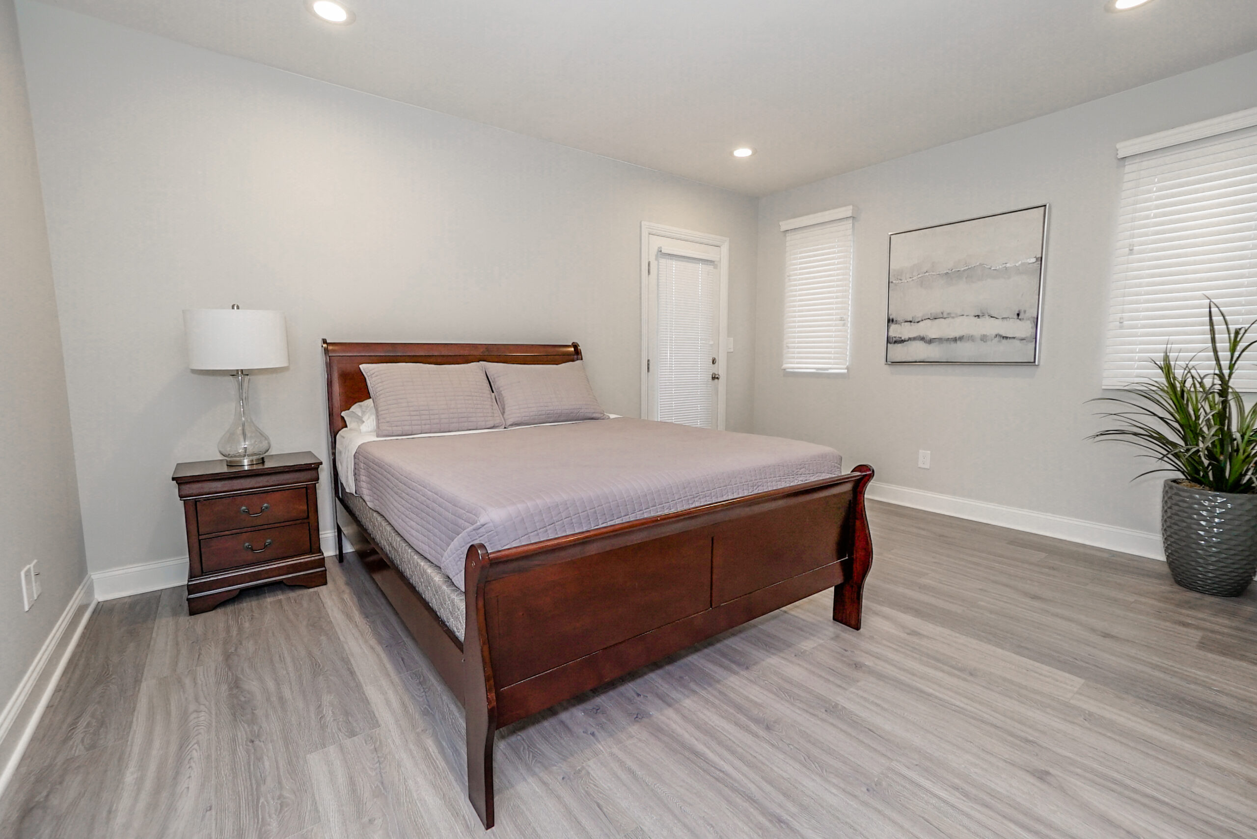 7213 1/2 S La Cienaga Blvd, Los Angeles, CA 90045