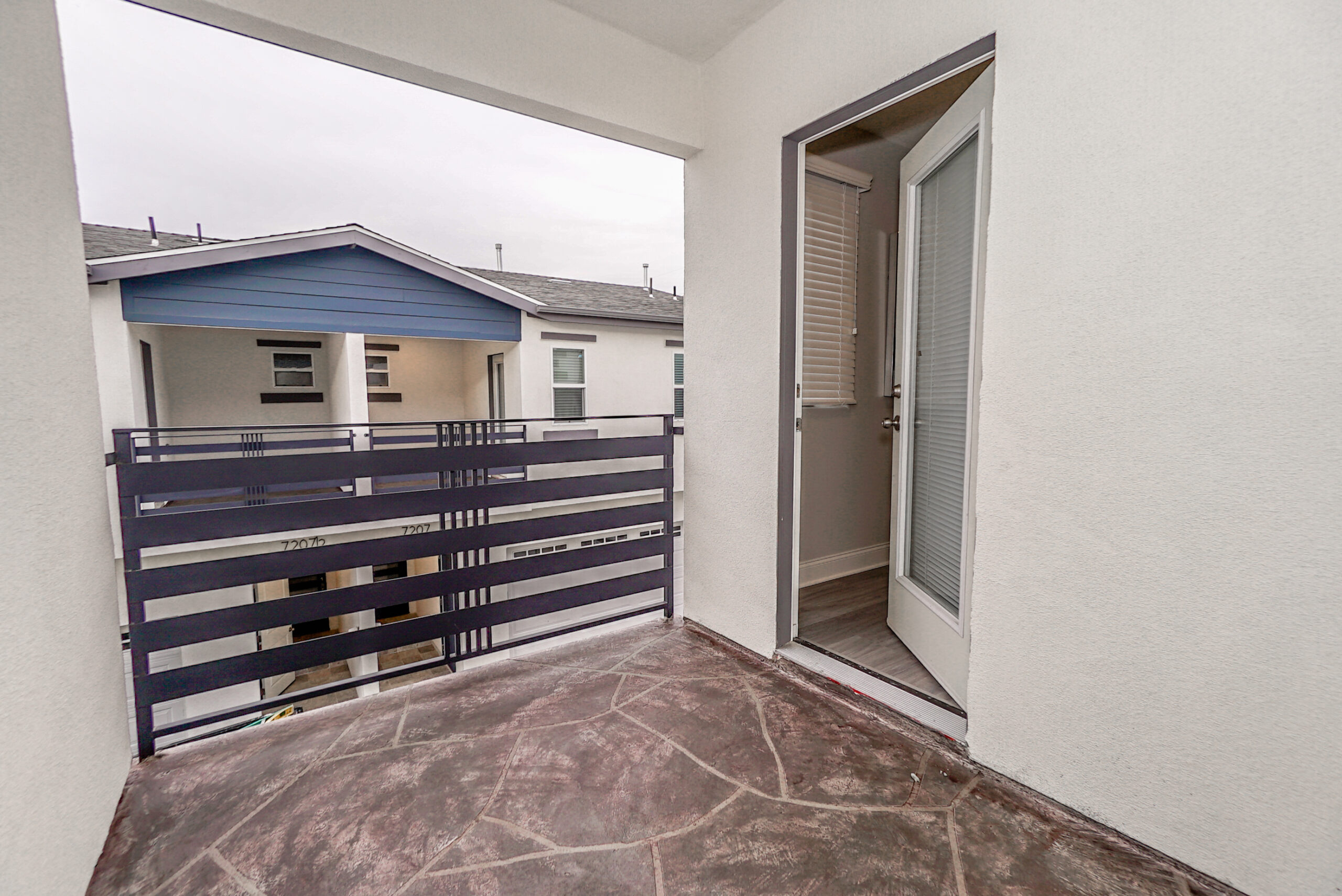 7213 1/2 S La Cienaga Blvd, Los Angeles, CA 90045