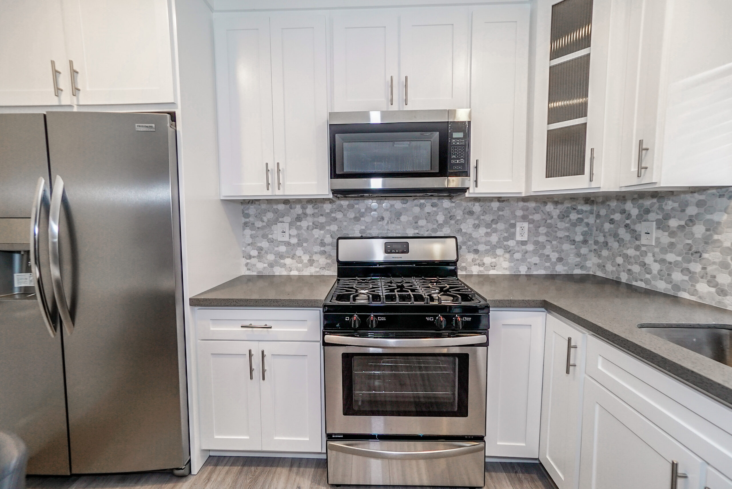 7213 1/2 S La Cienaga Blvd, Los Angeles, CA 90045