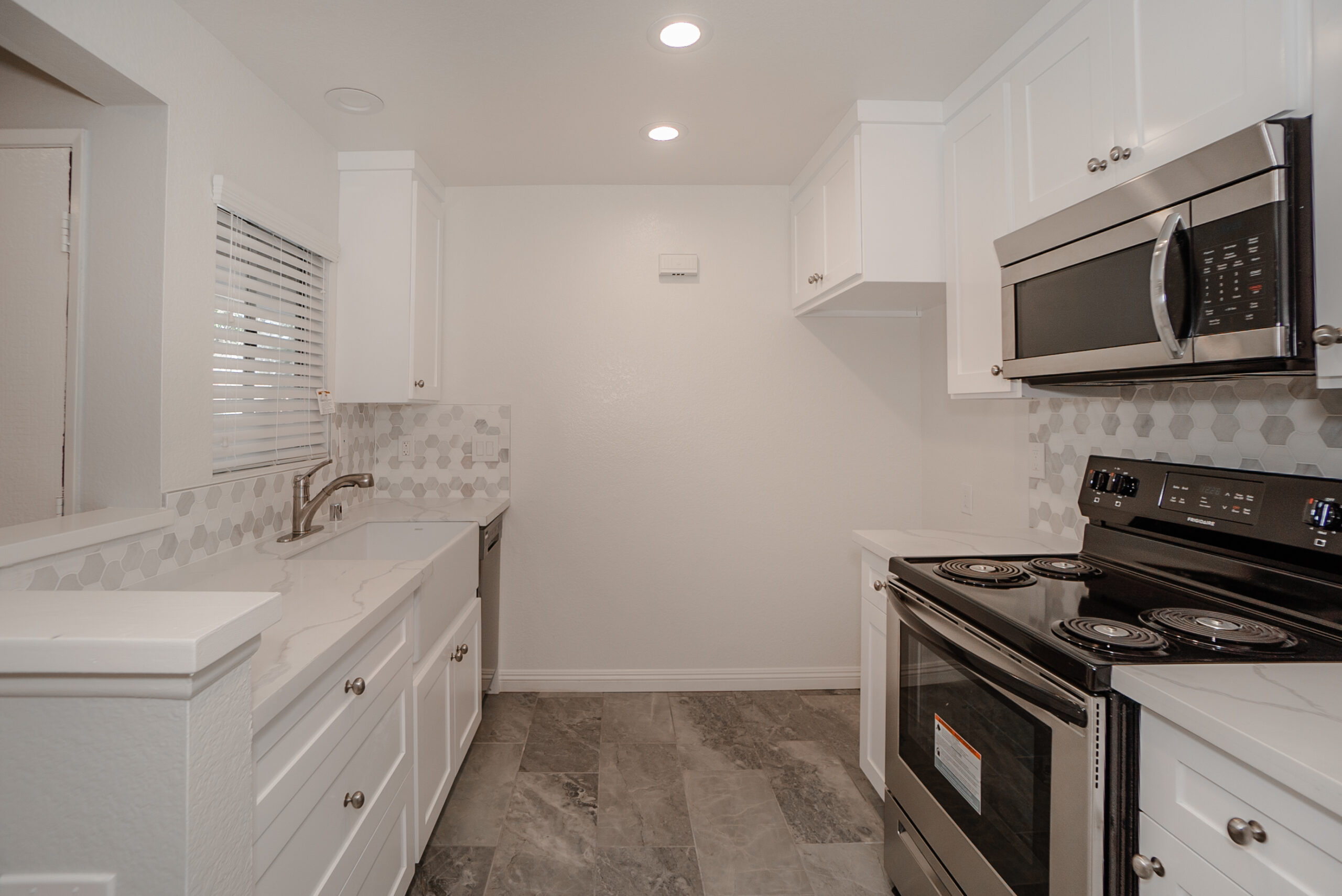 E/3640 Oak Creek Dr, Ontario, CA 91761