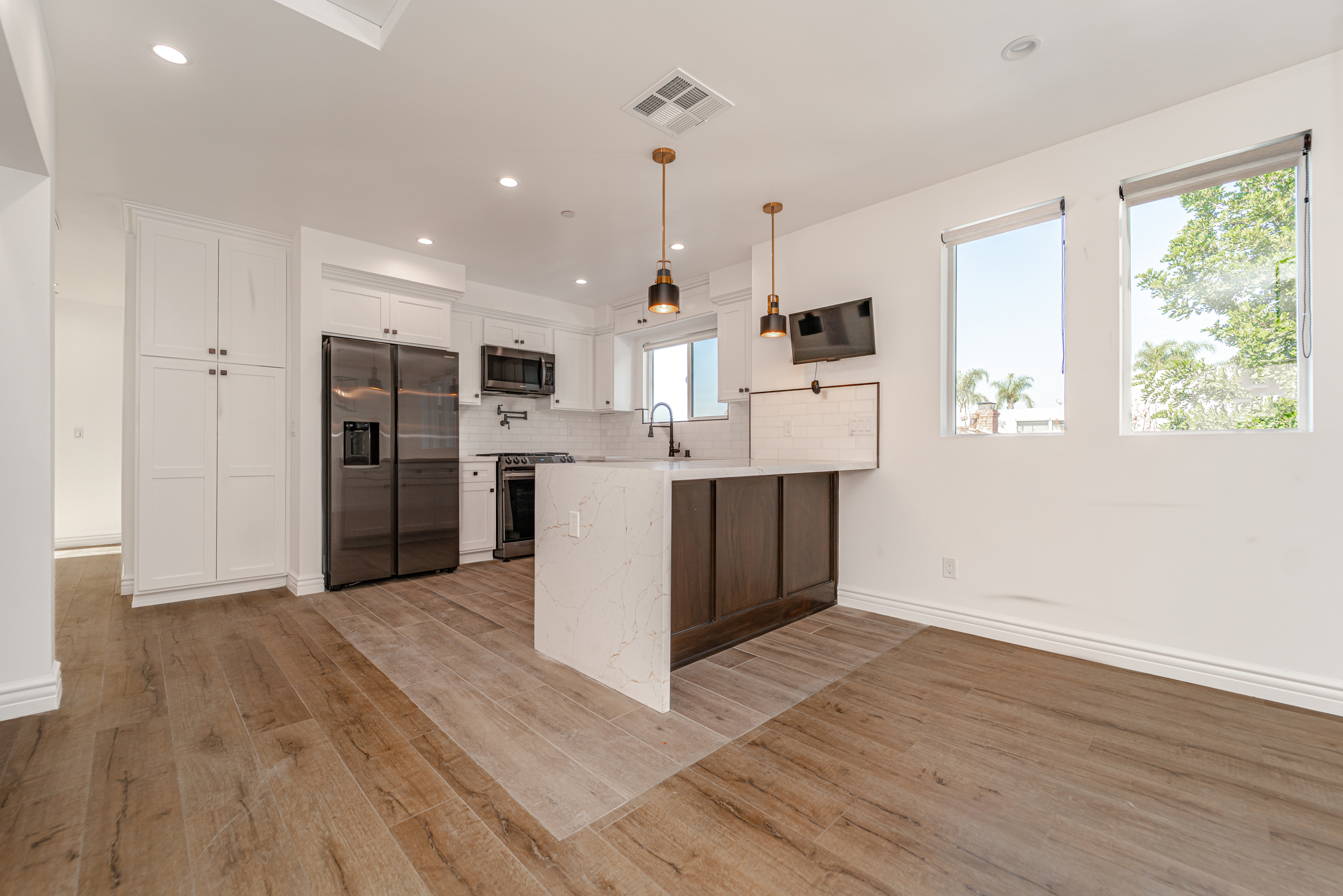 10225/10223 La Reina, Downey, CA 90241