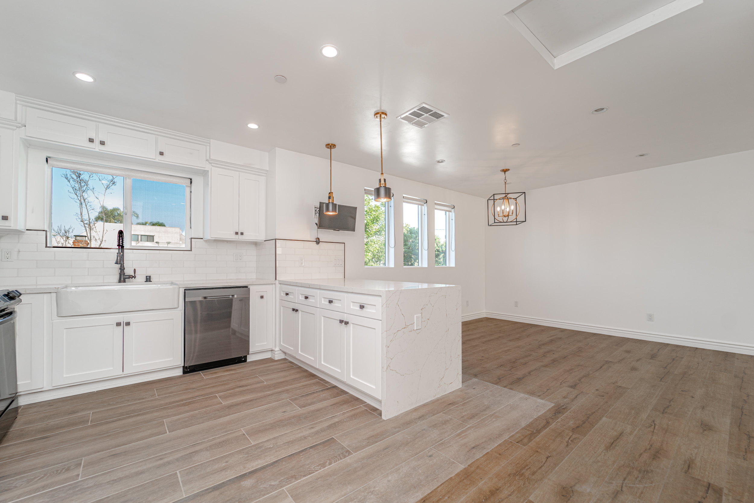 10225/10223 La Reina, Downey, CA 90241