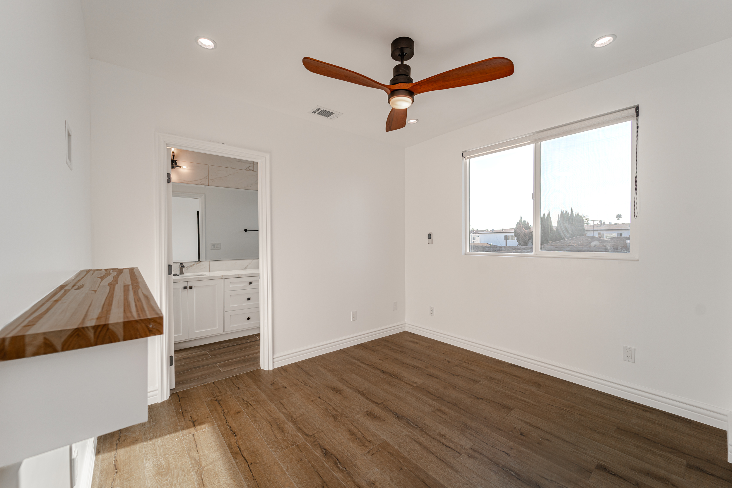 10225/10223 La Reina, Downey, CA 90241