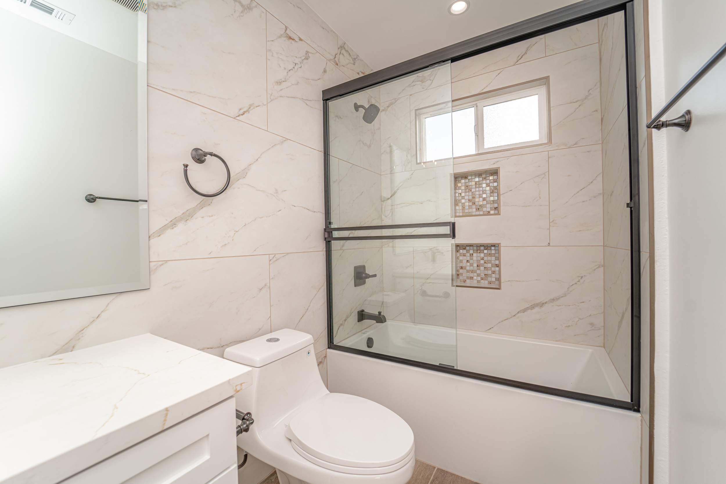 10225/10223 La Reina, Downey, CA 90241