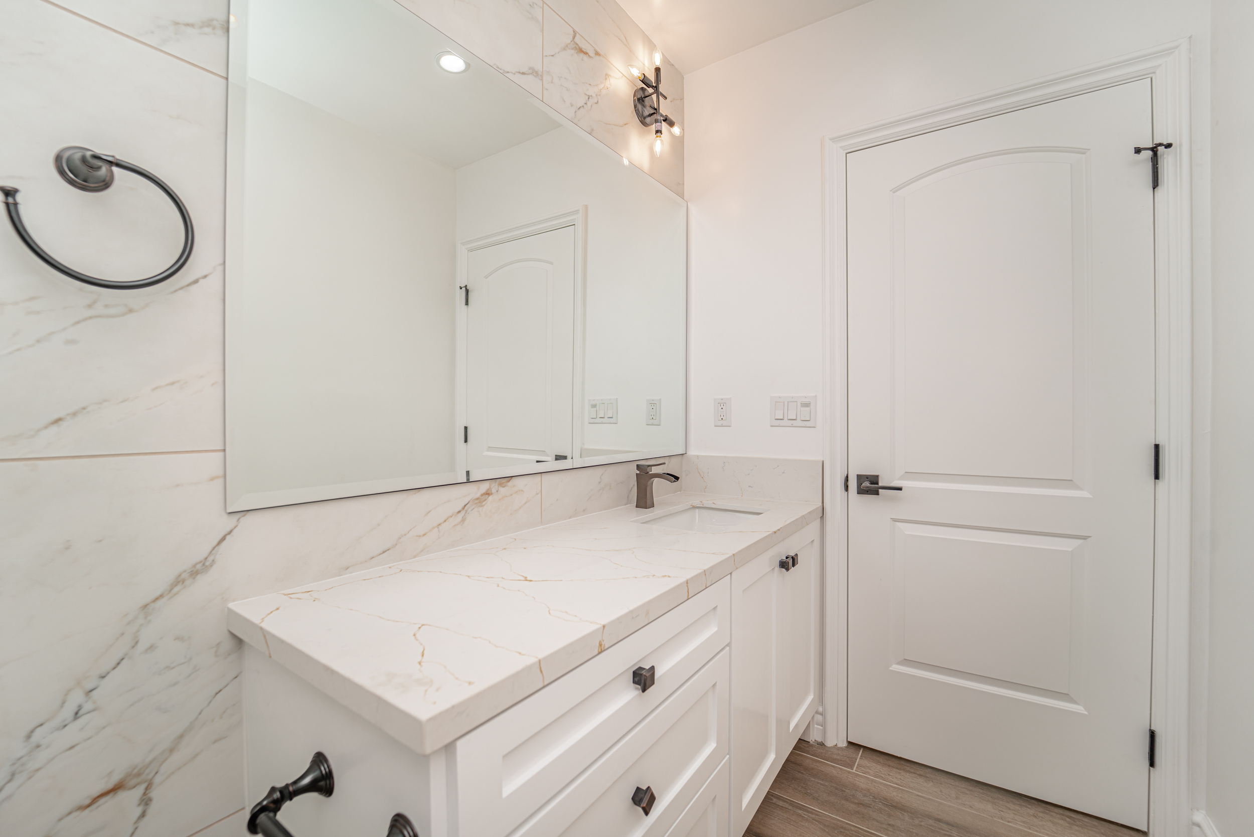 10225/10223 La Reina, Downey, CA 90241