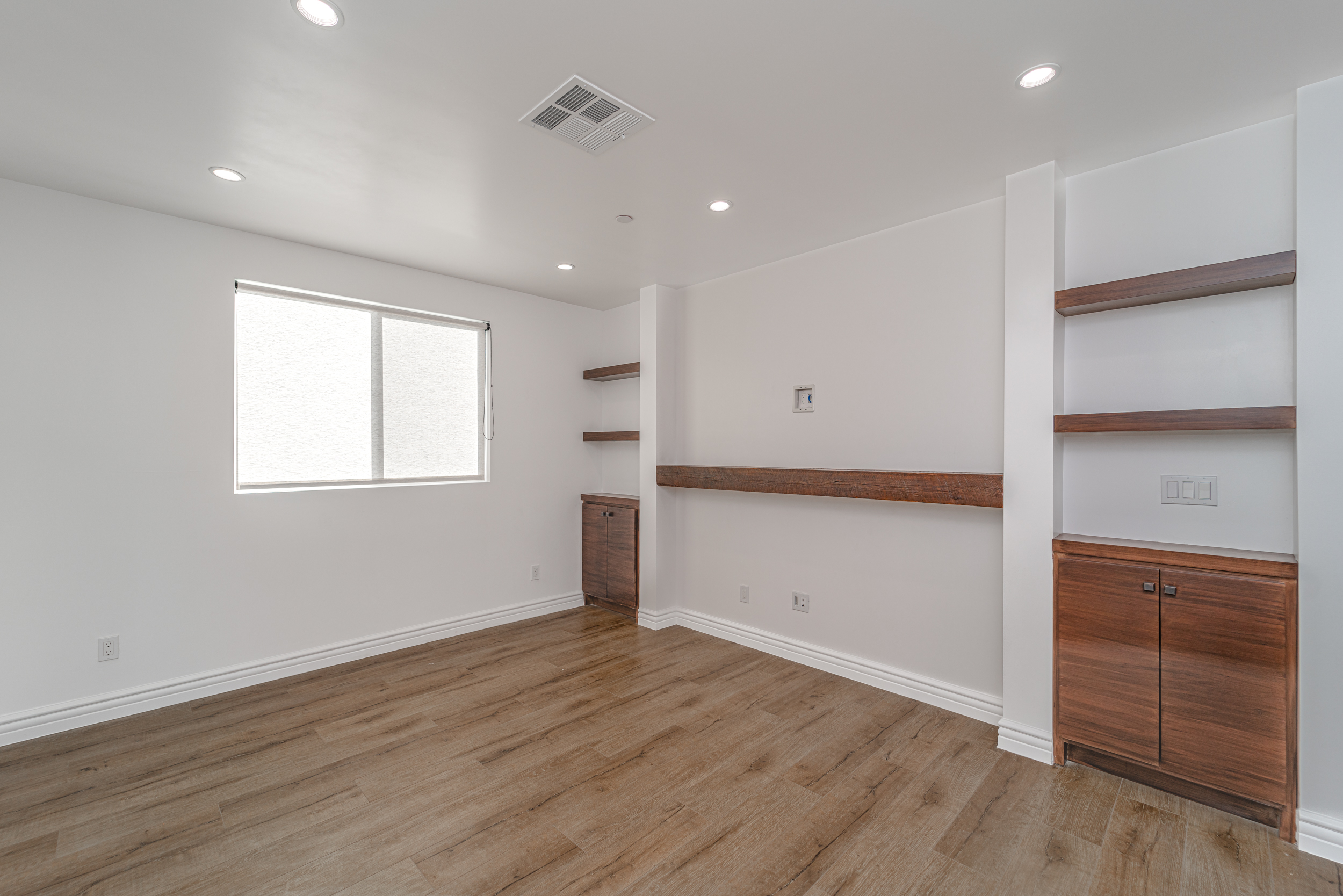 10225/10223 La Reina, Downey, CA 90241