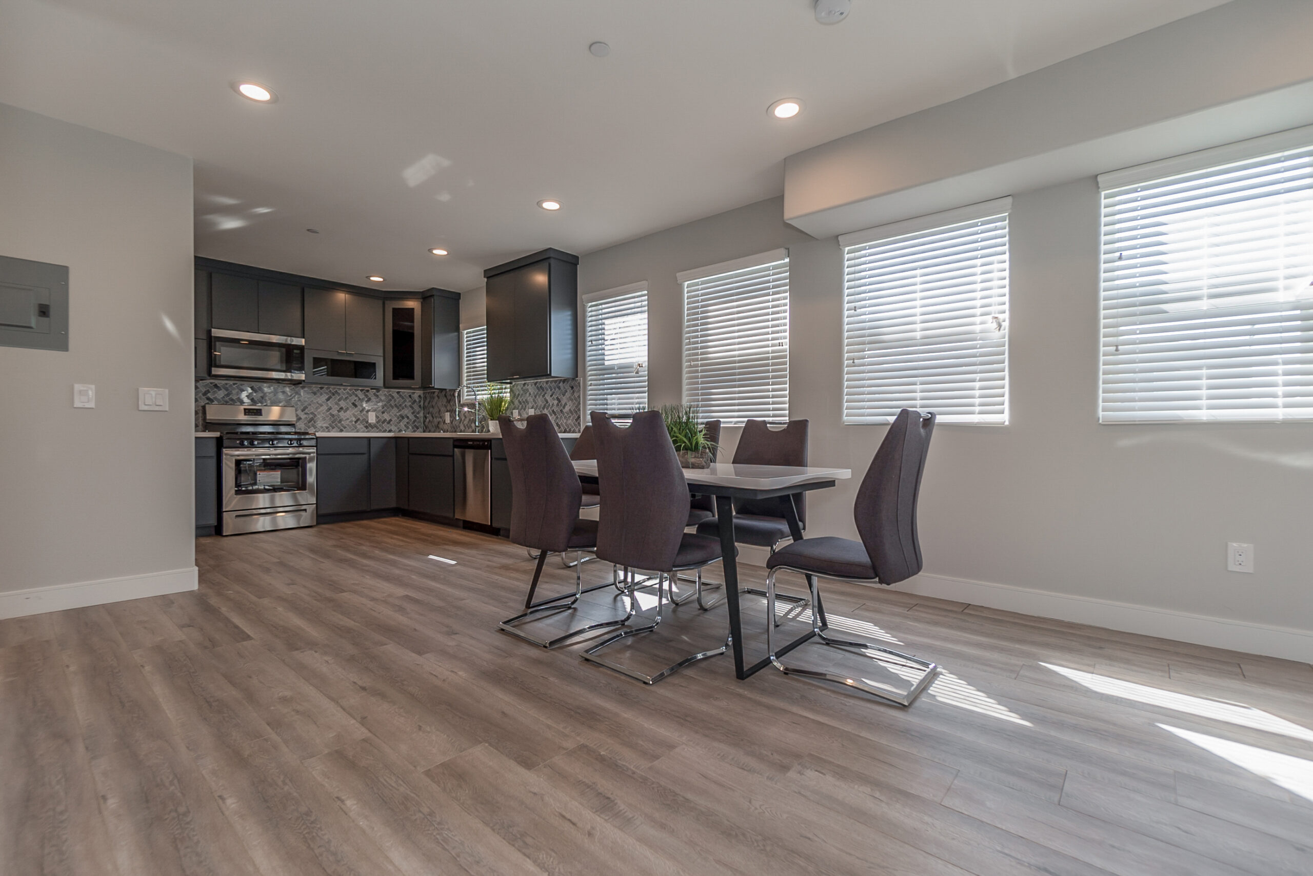 4630 Saint Elmo, Los Angeles, CA 90019