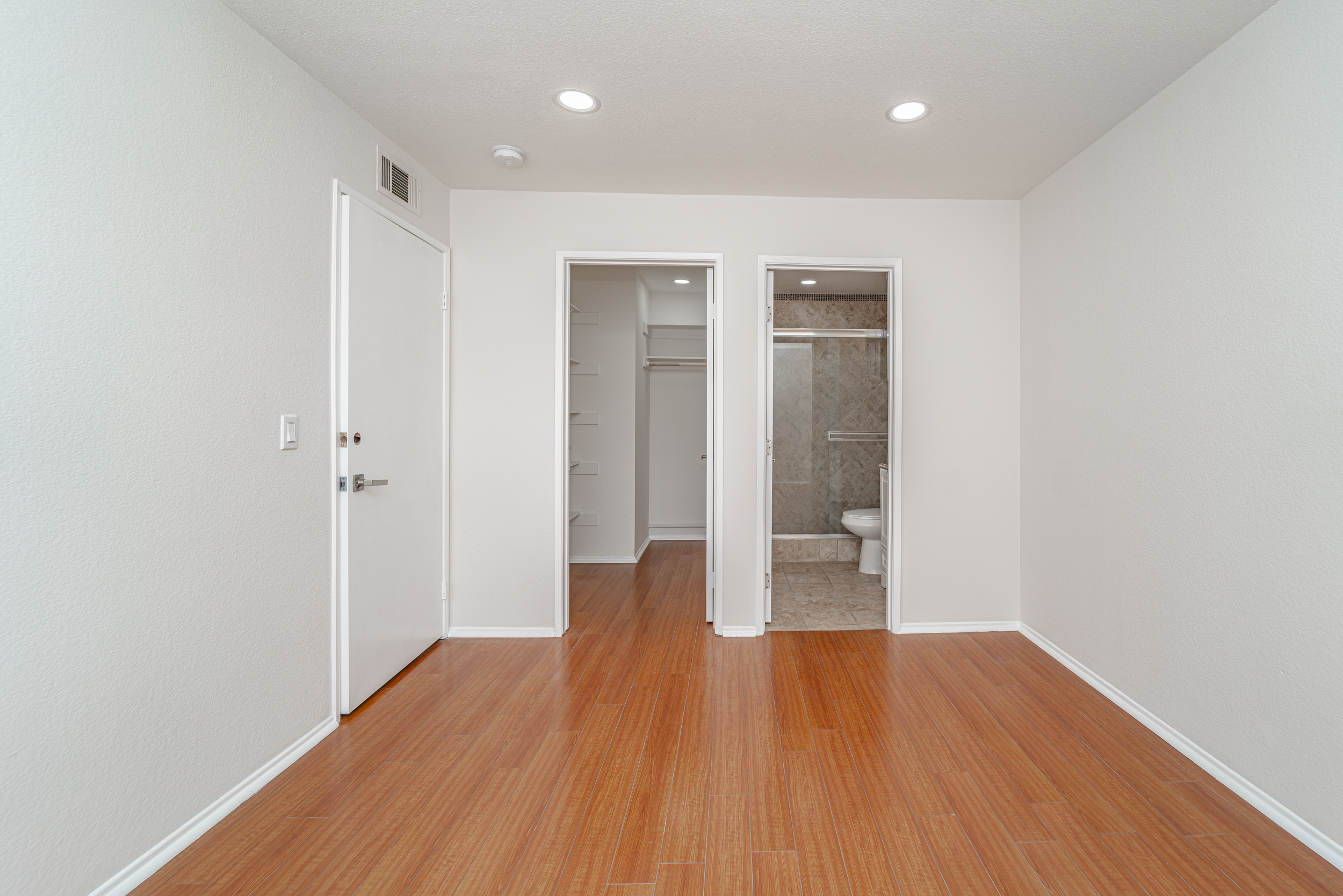 204/926 S Gramercy Dr, Los Angeles, CA 90019