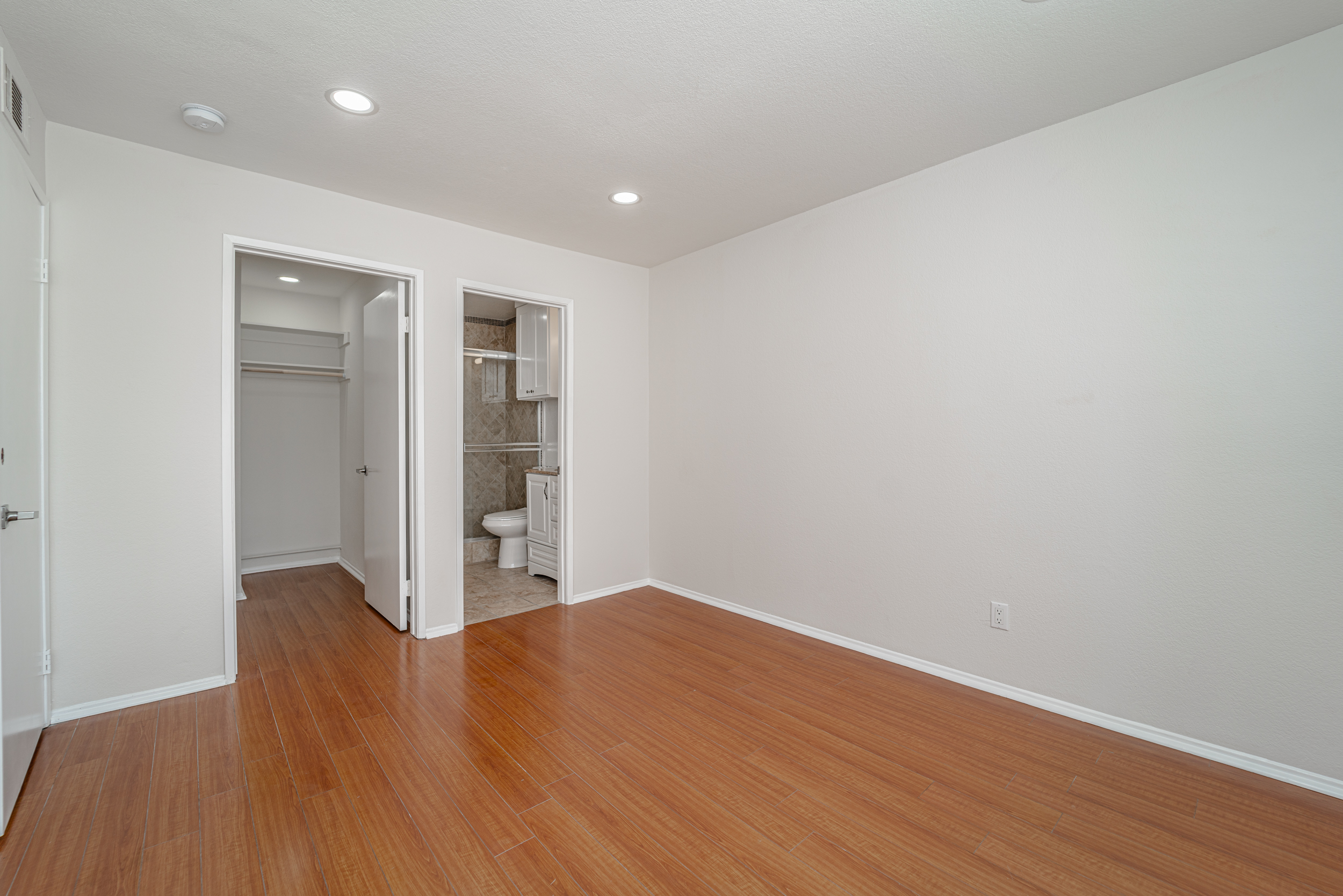 204/926 S Gramercy Dr, Los Angeles, CA 90019