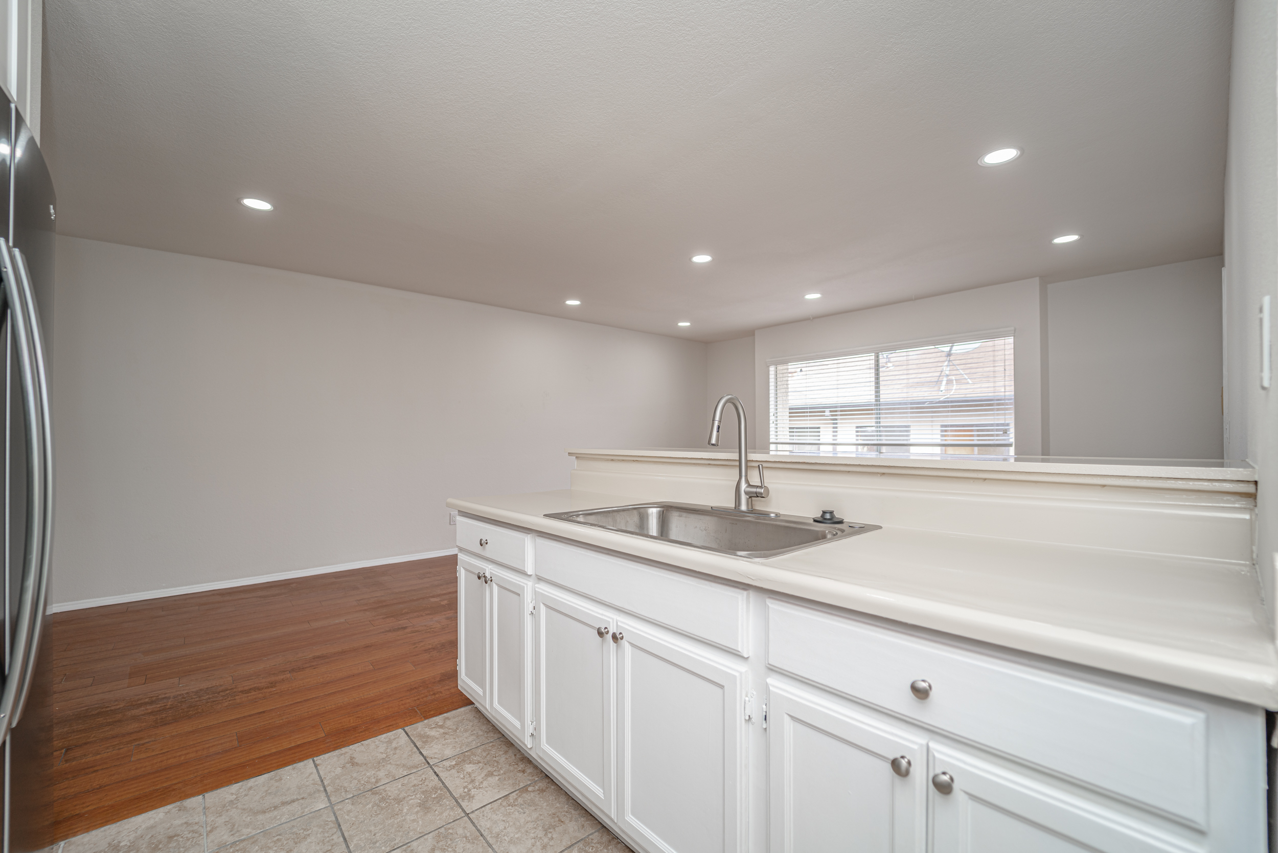 204/926 S Gramercy Dr, Los Angeles, CA 90019