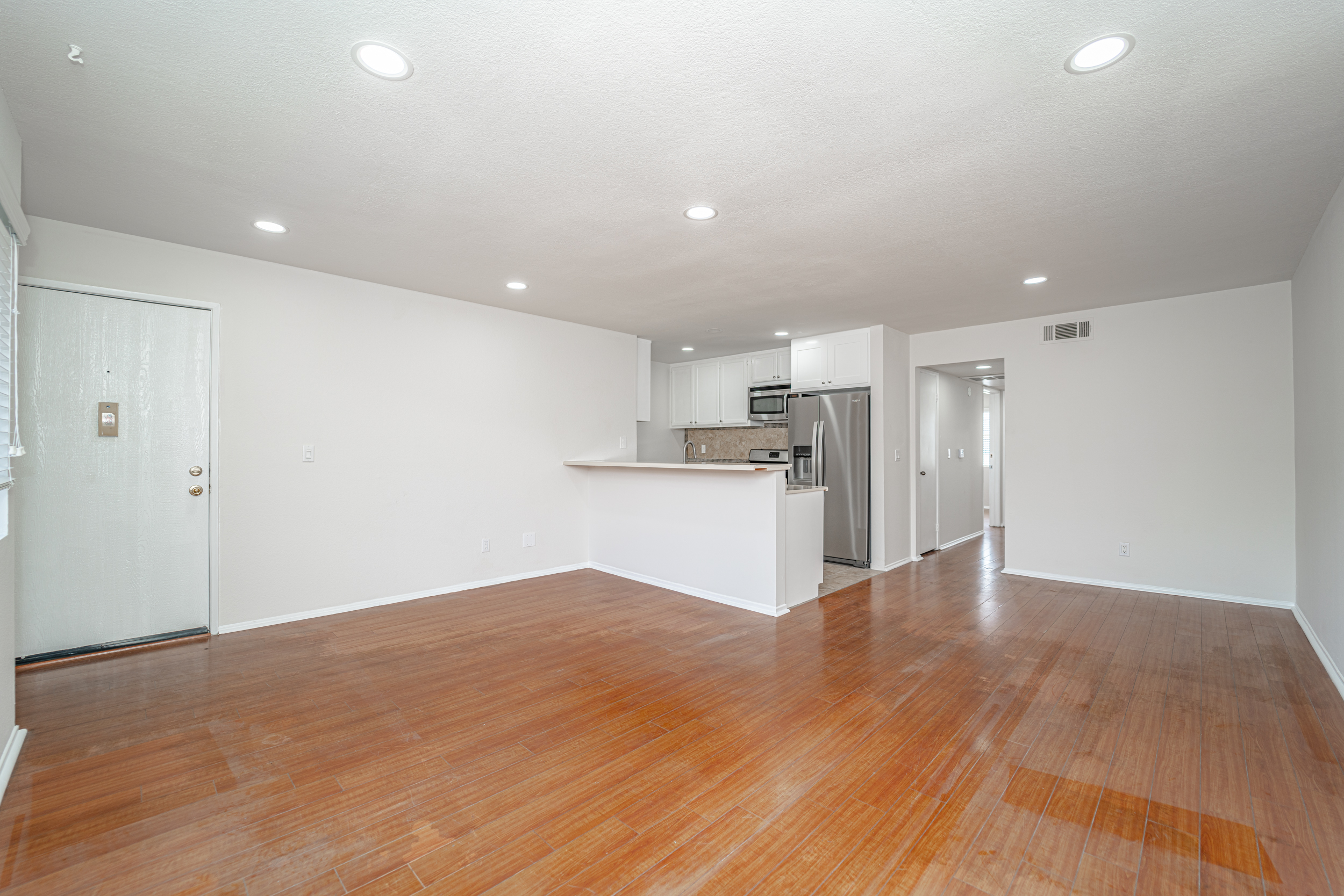204/926 S Gramercy Dr, Los Angeles, CA 90019
