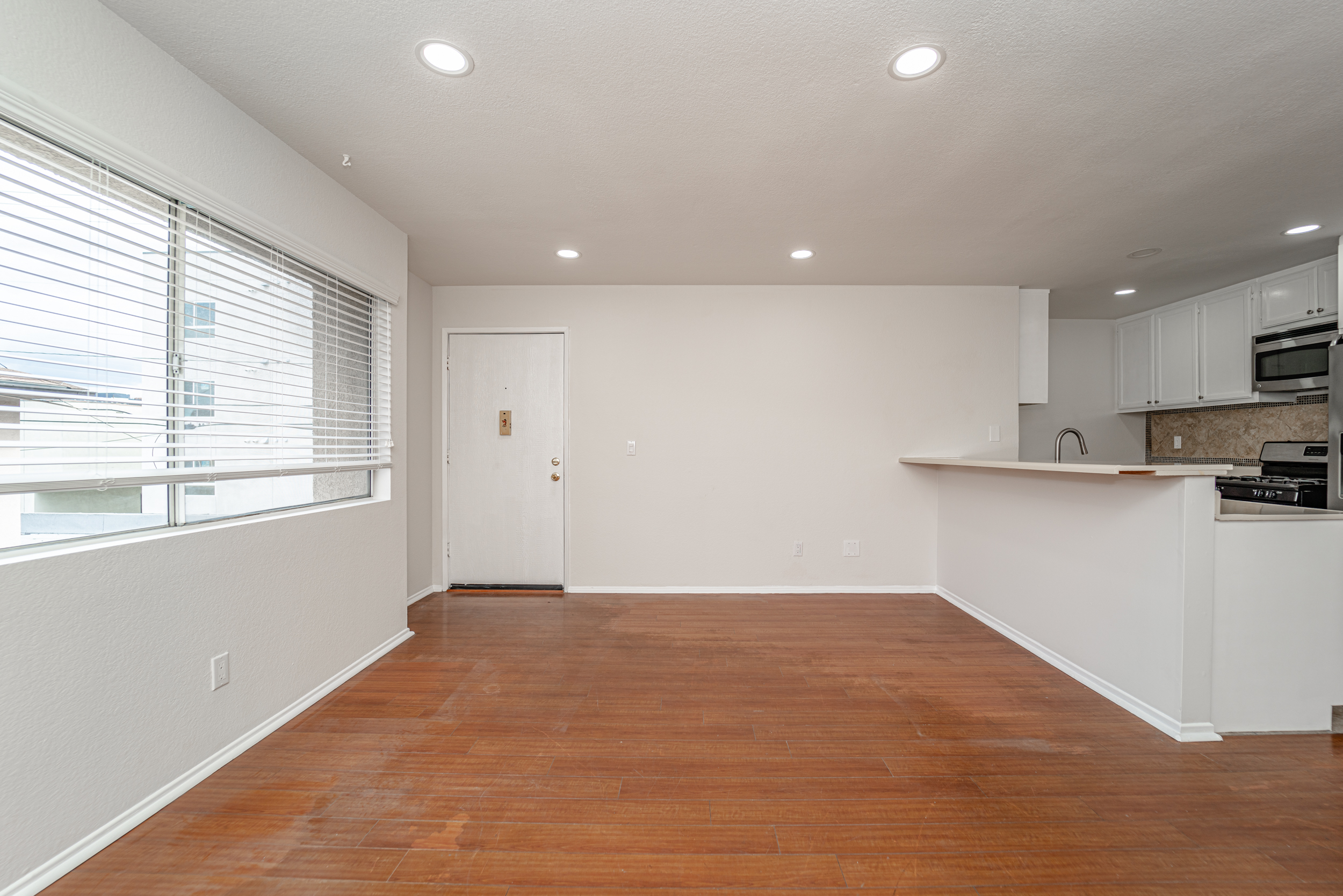 204/926 S Gramercy Dr, Los Angeles, CA 90019