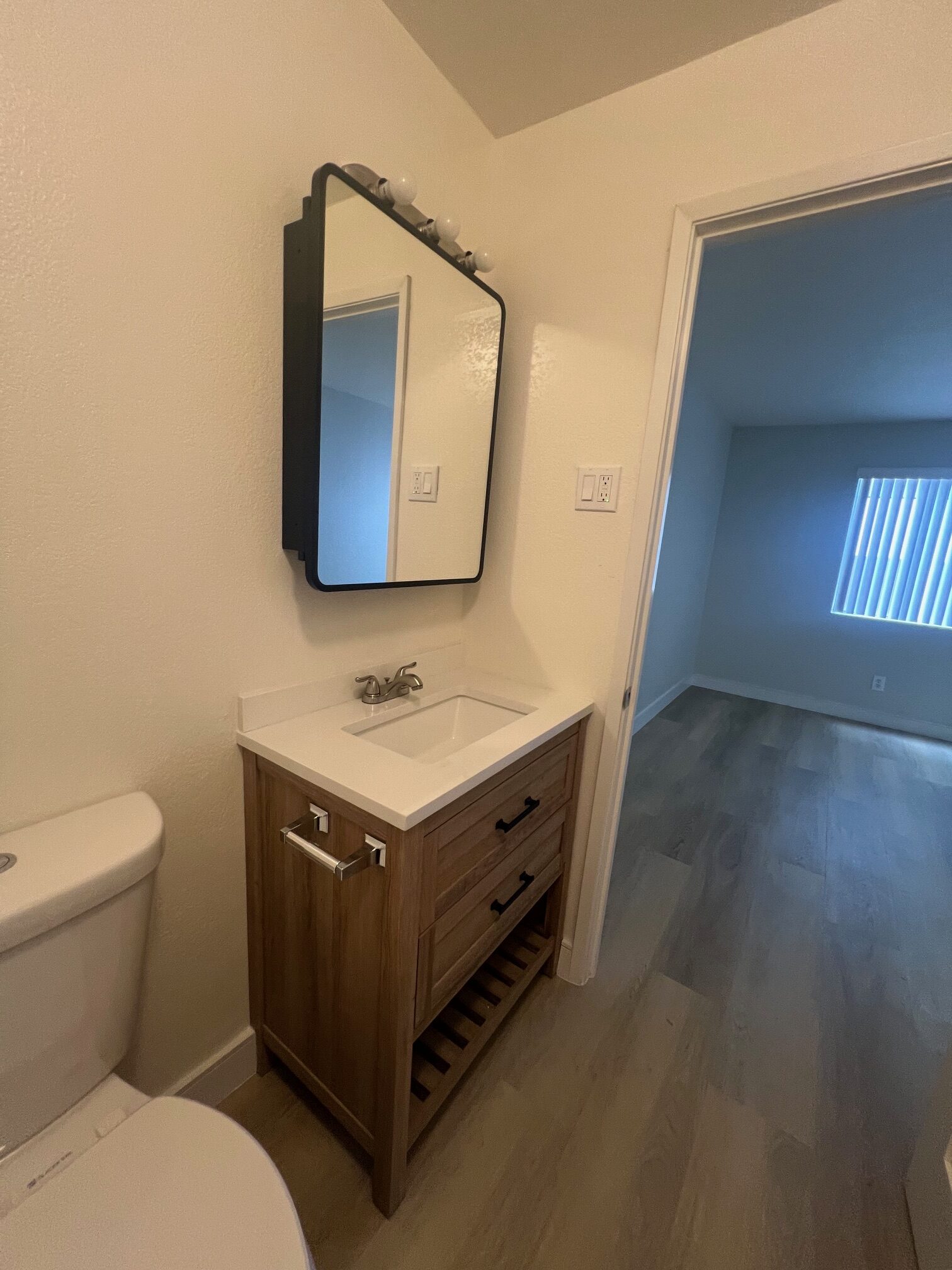 105/926 S Gramercy Dr, Los Angeles, CA 90019