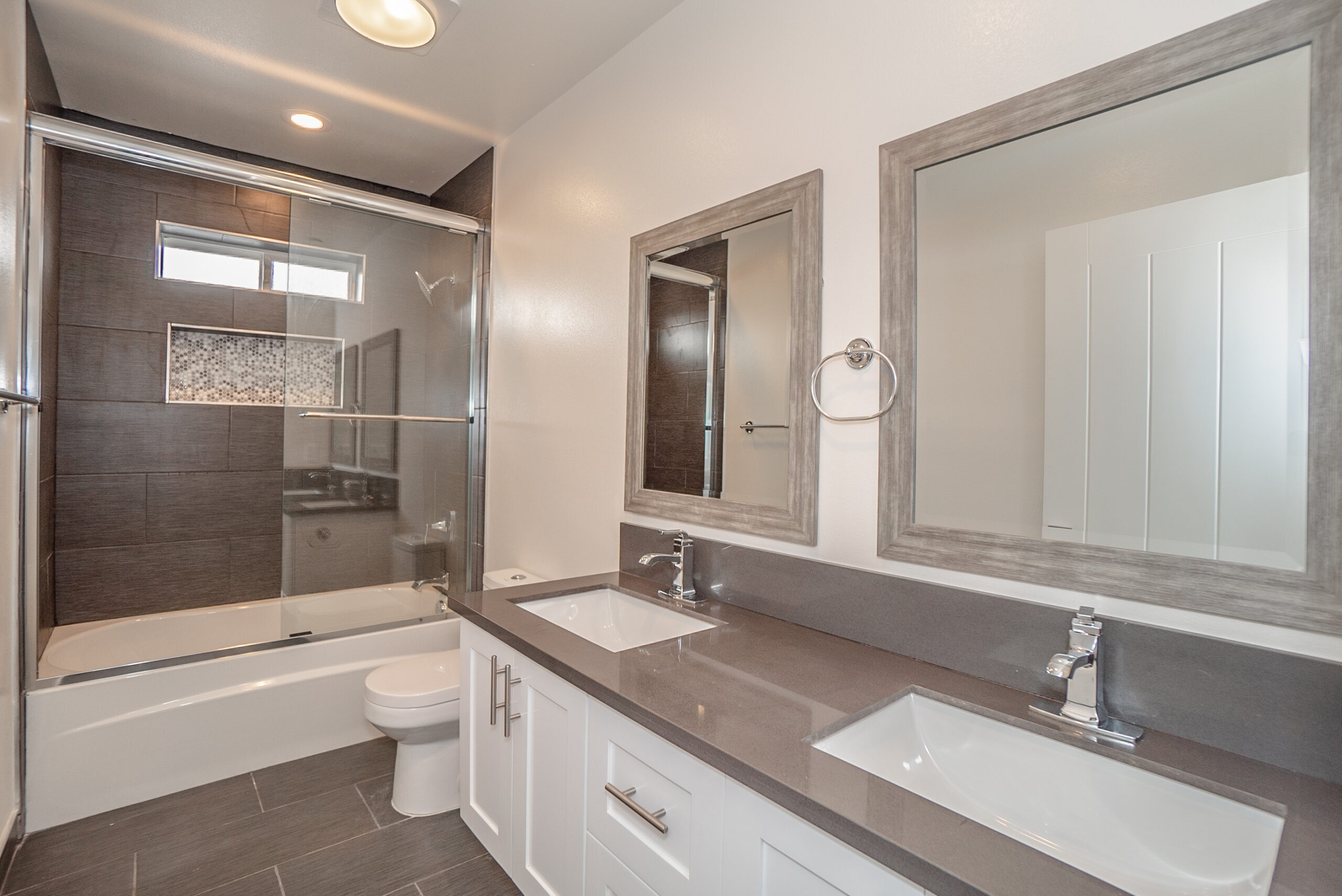 2633 1/2/La Salle, Los Angeles, CA 90018