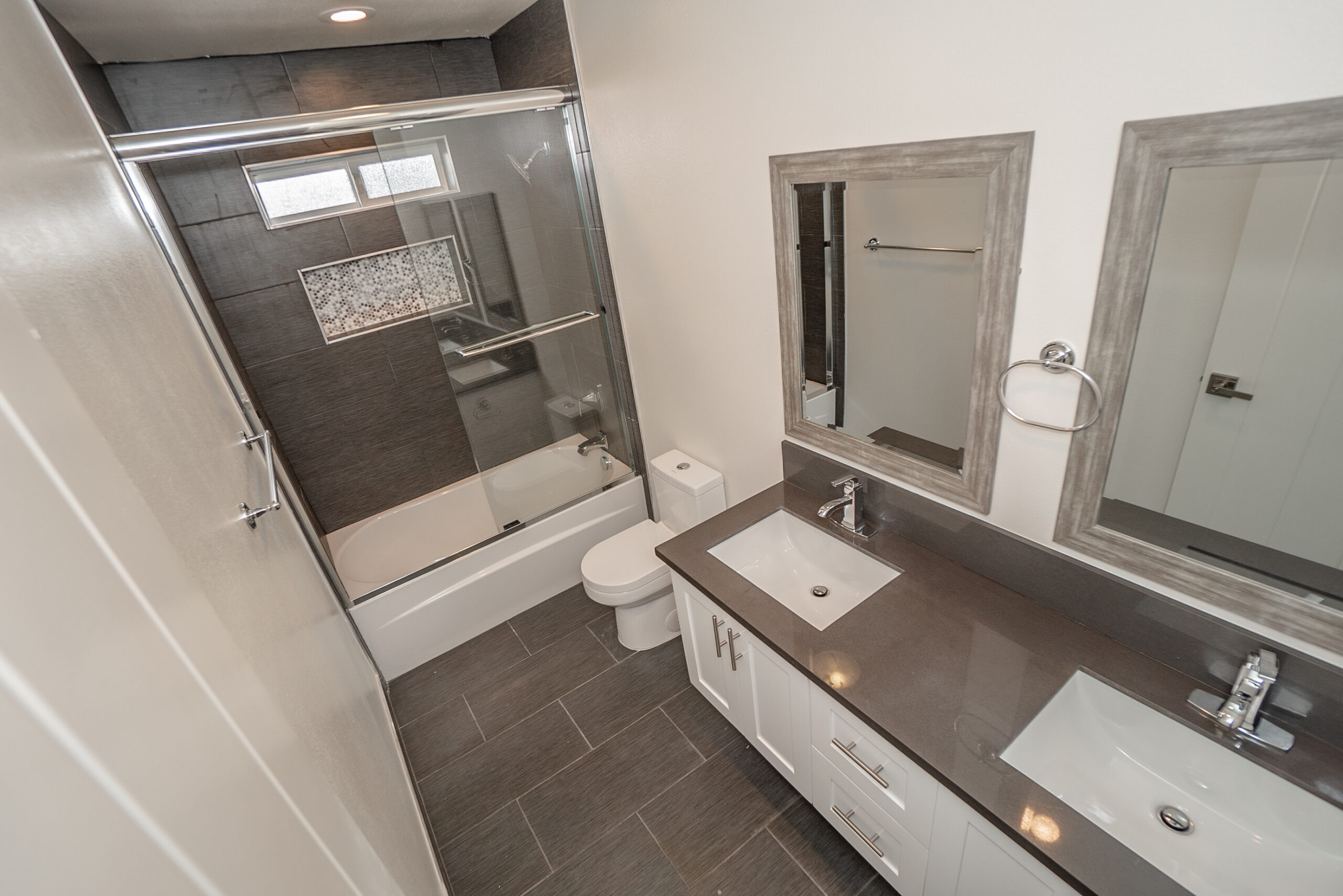 2633 1/2/La Salle, Los Angeles, CA 90018
