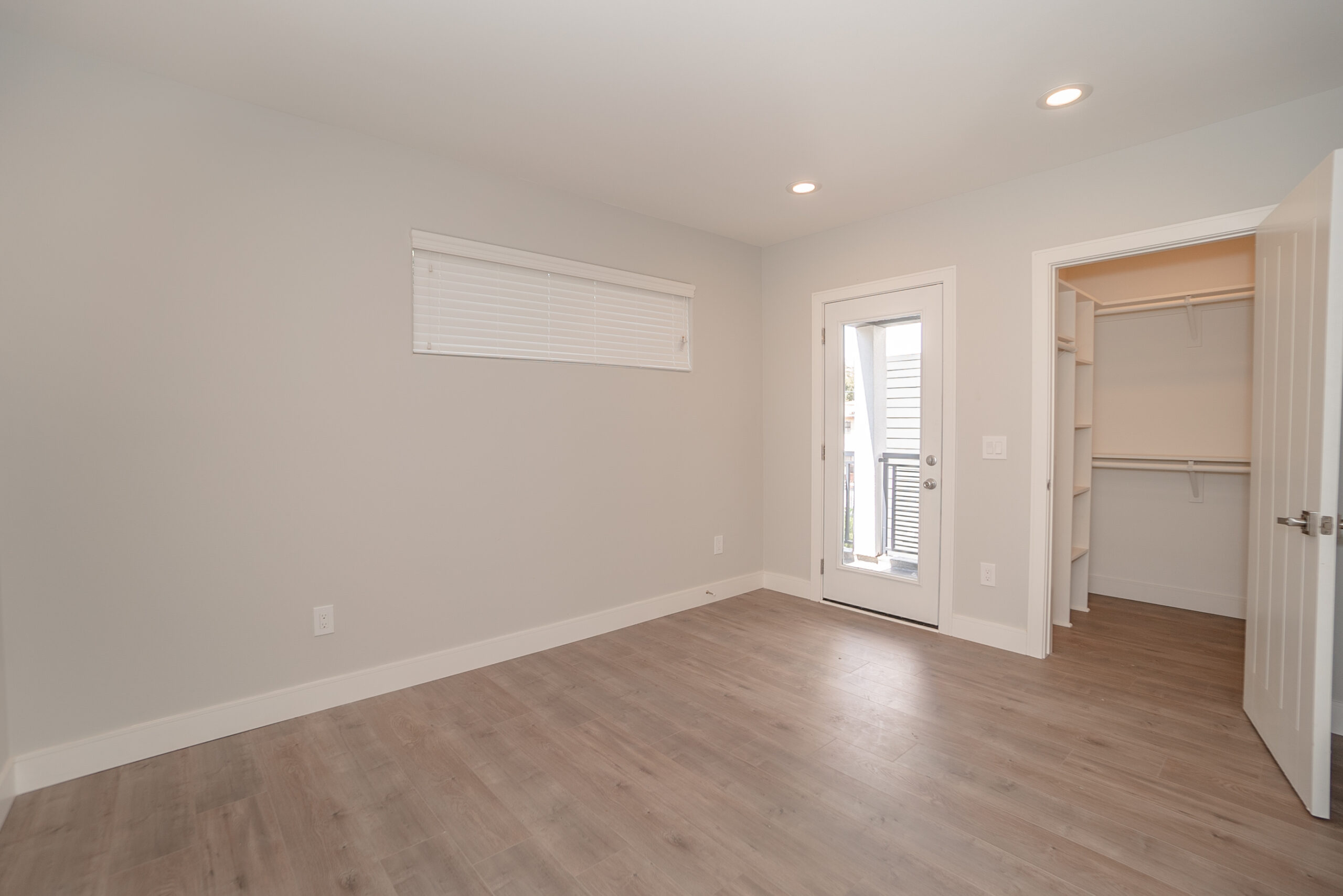 2633 1/2/S La Salle Ave, Los Angeles, CA 90018