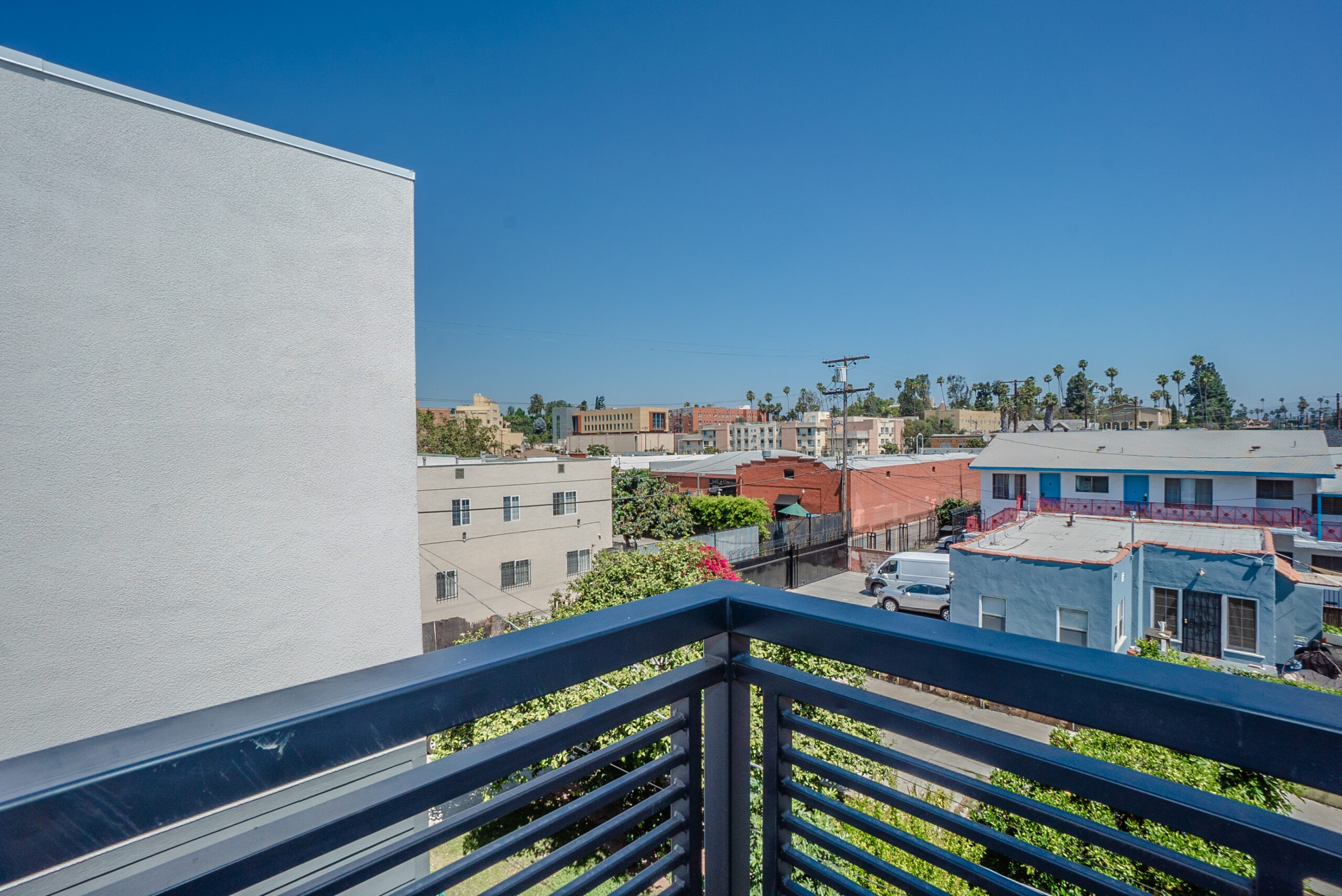 2633 1/2/S La Salle Ave, Los Angeles, CA 90018