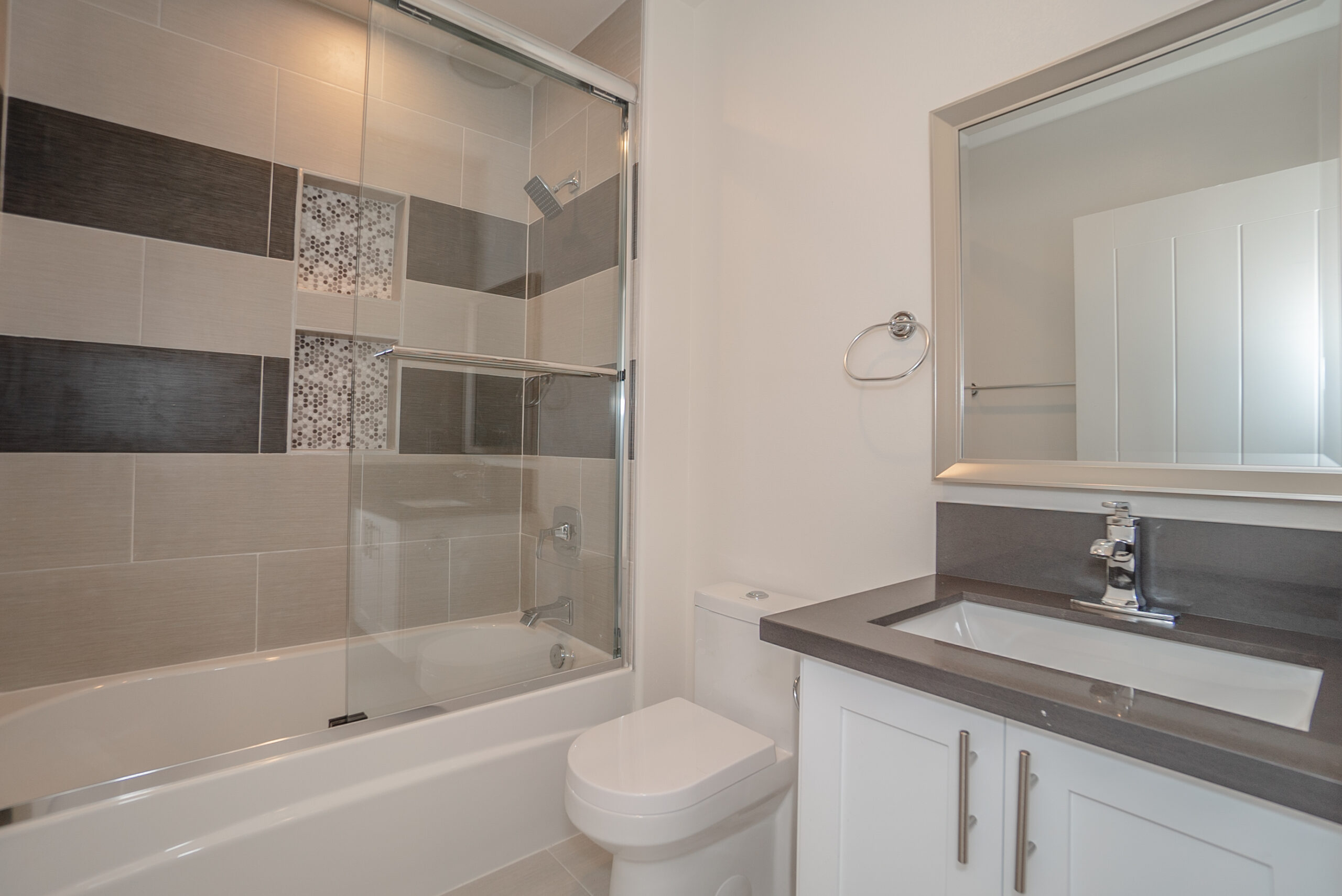 2633 1/2/La Salle, Los Angeles, CA 90018