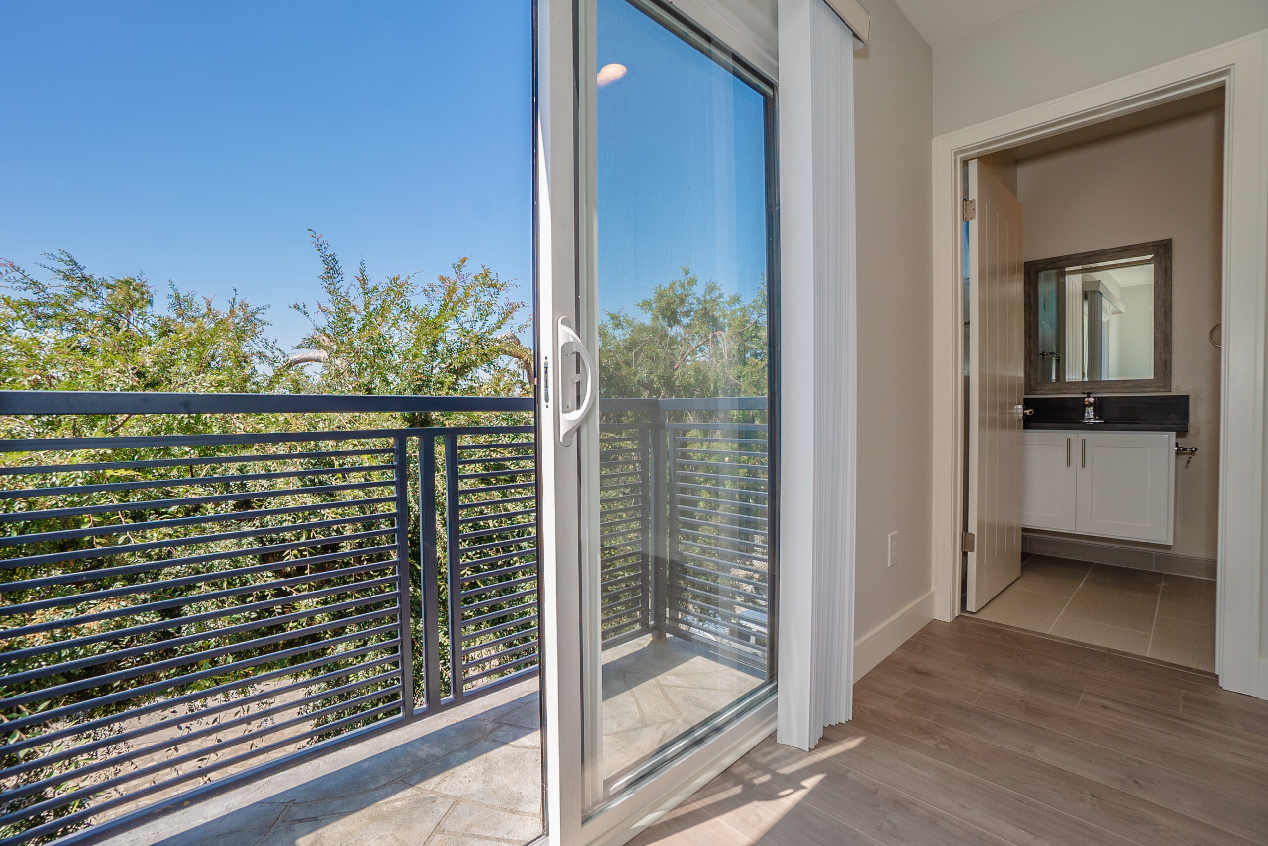 2633 1/2/La Salle, Los Angeles, CA 90018