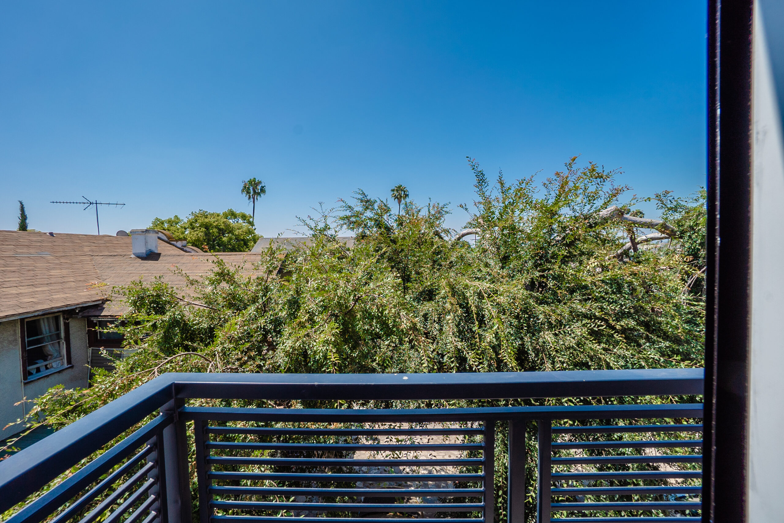 2633 1/2/La Salle, Los Angeles, CA 90018