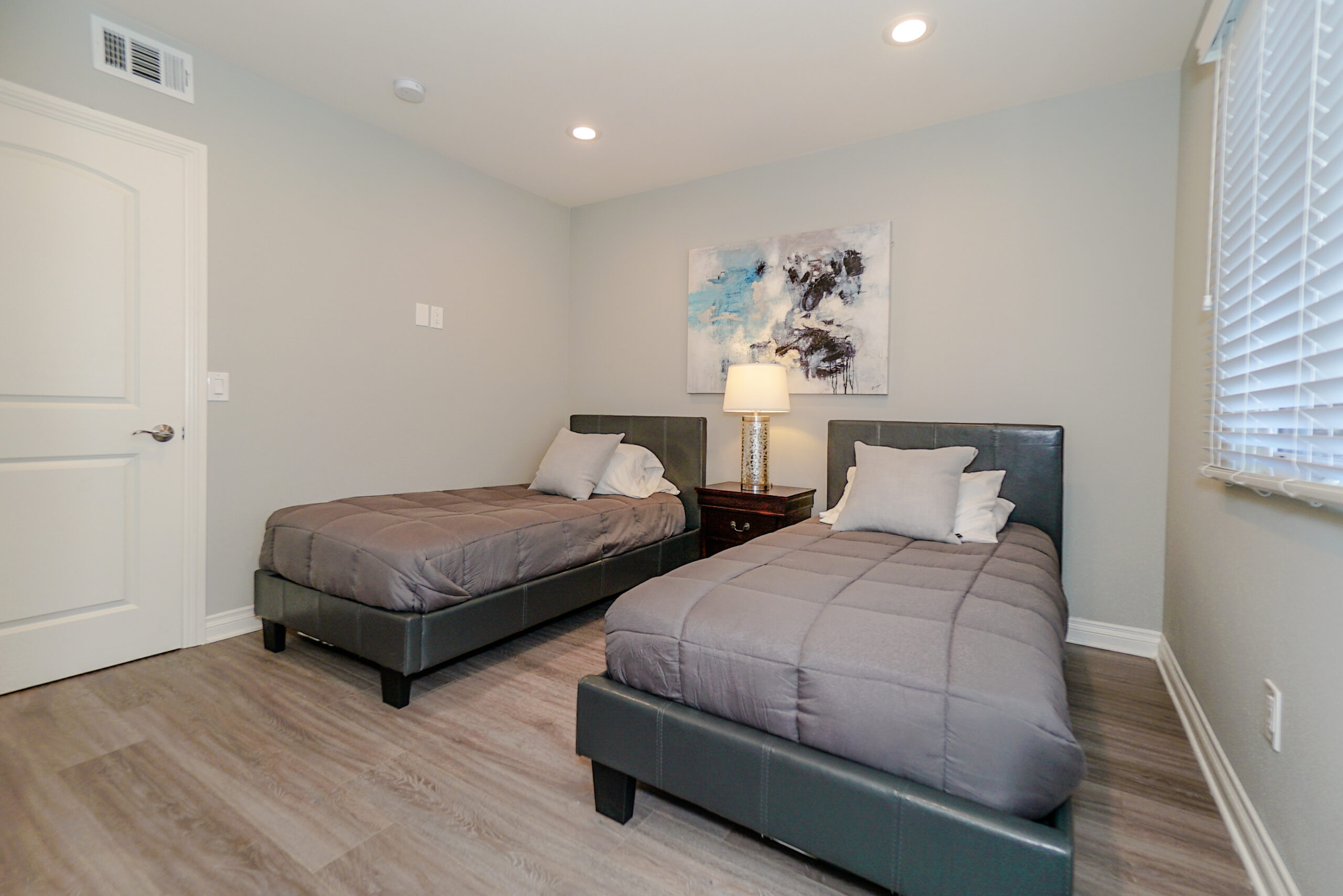 1/2/4510 Esmerelda St, Los Angeles, CA 90032